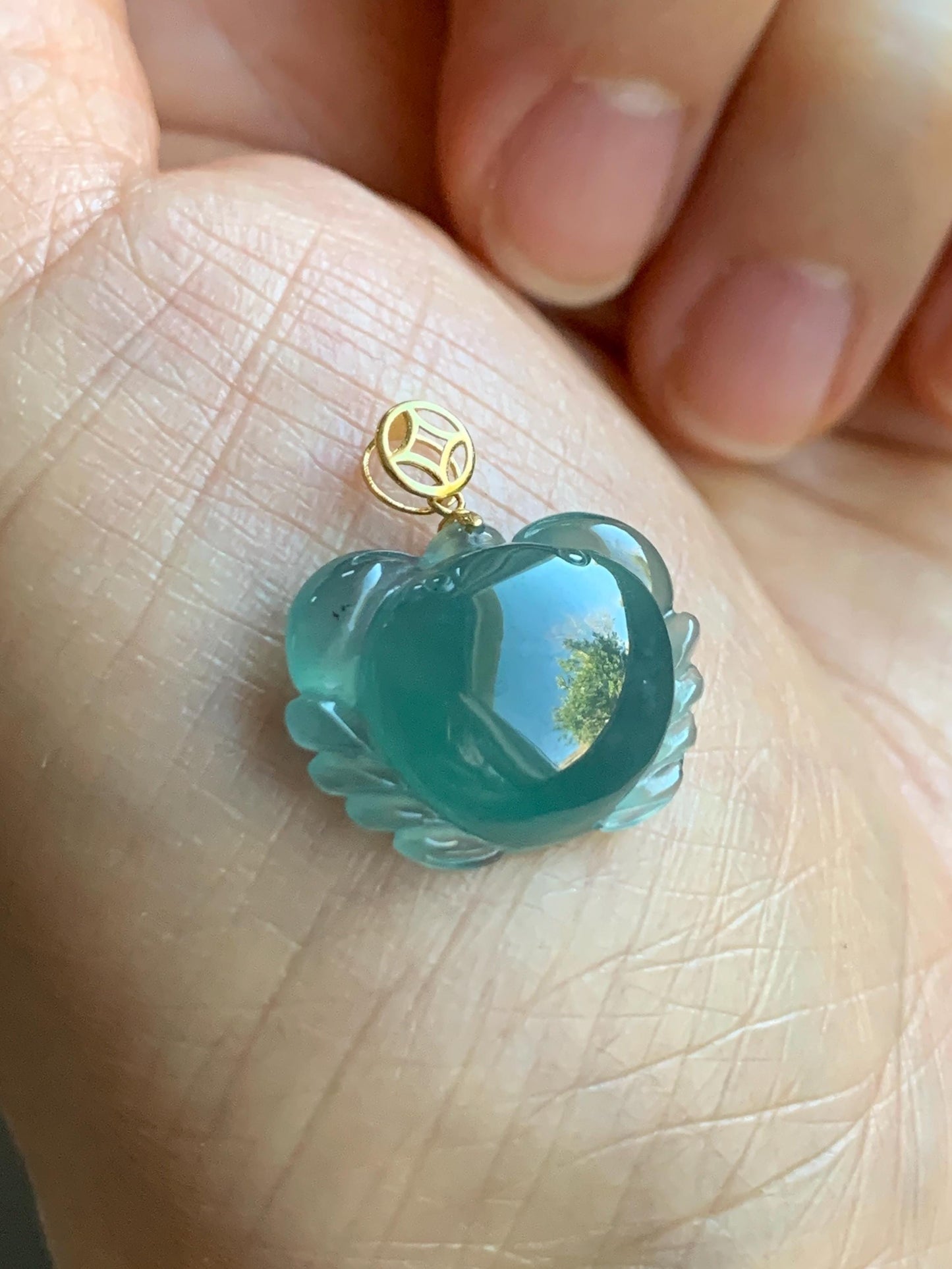 Natural Grade A Guatemalan Premium Icy Highly Translucent Teal Blue Jadeite Crab Pendant 18K Yellow Gold Bail 3g 天然冰危蓝绿起光翡翠螃蟹镶嵌吊坠