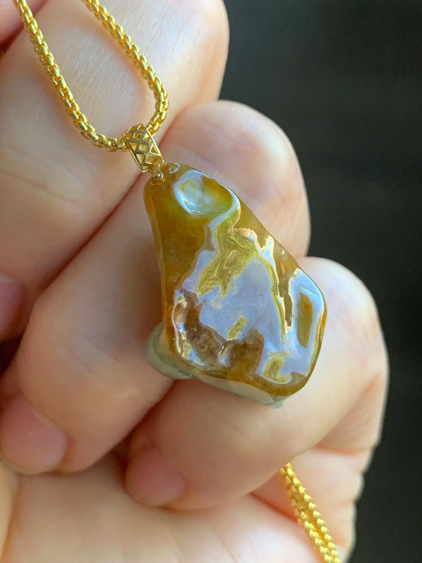 Petite Natural Grade A Bicolored Light Blue & Red Icy Translucent Jadeite Carved Chanting Monk Pendant 18K Yellow Gold 天然红加淡蓝双色翡翠悟道镶嵌迷你吊坠 B