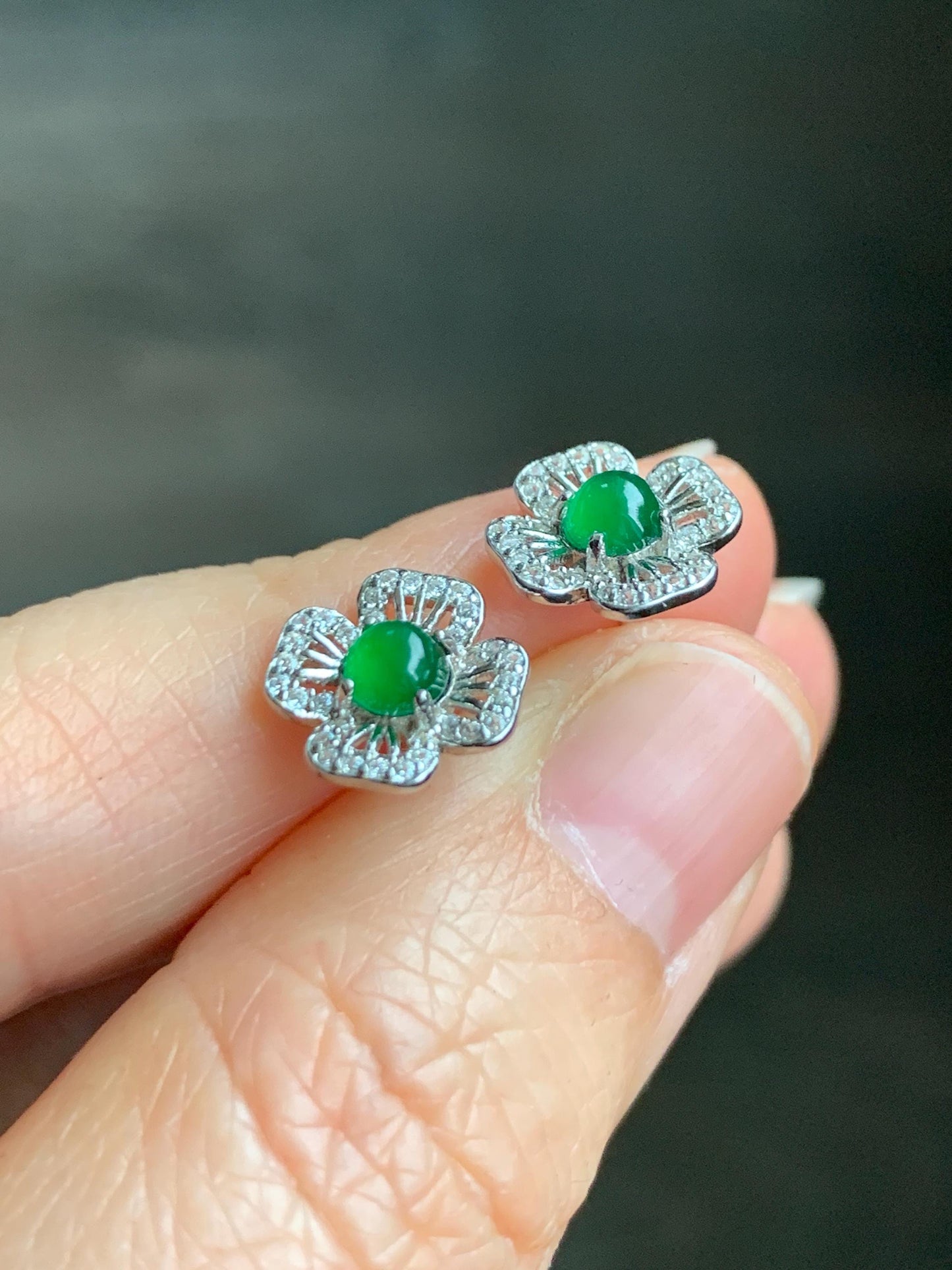 Natural Guatemalan Grade A Icy Highly Translucent Vibrant Green Jadeite Round Stud Earrings Sterling Silver 天然冰危绿翡翠蛋面银镶耳钉