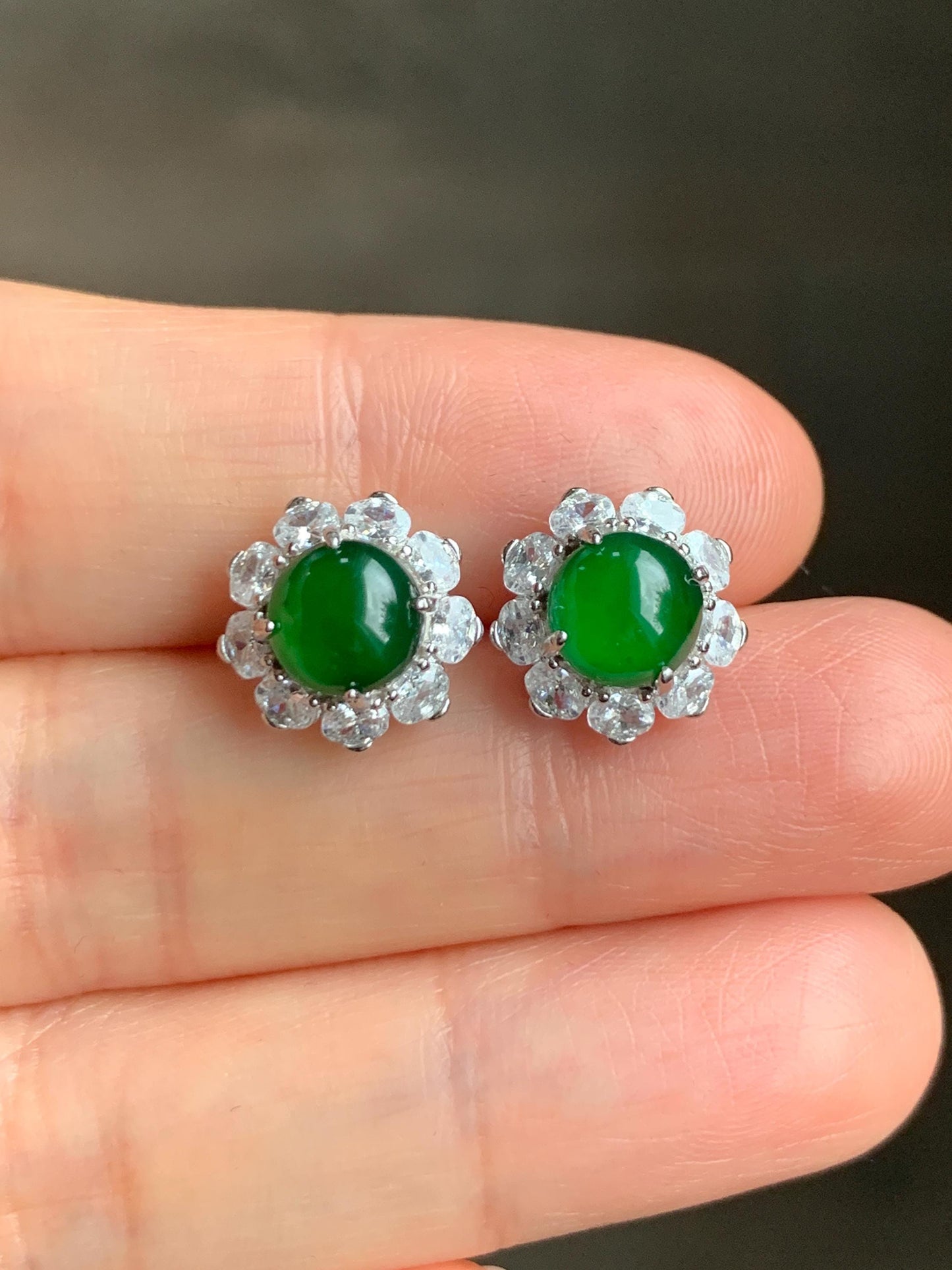 Natural Guatemalan Grade A Icy Highly Translucent Vibrant Green Jadeite Round Stud Earrings Sterling Silver 天然冰危绿翡翠蛋面银镶耳钉 DHL120