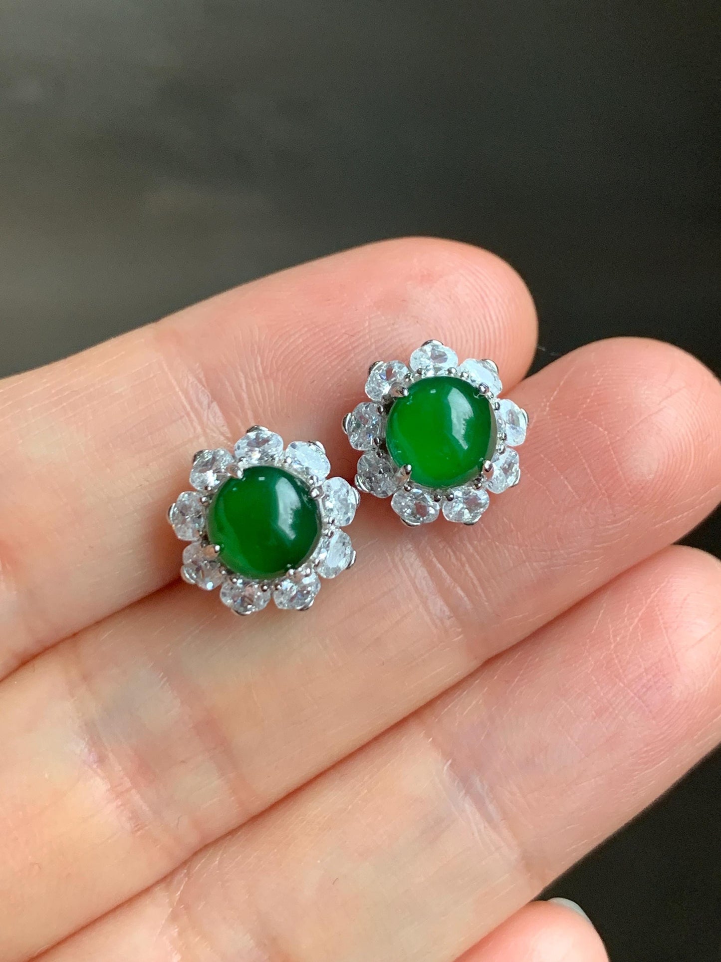 Natural Guatemalan Grade A Icy Highly Translucent Vibrant Green Jadeite Round Stud Earrings Sterling Silver 天然冰危绿翡翠蛋面银镶耳钉 DHL120