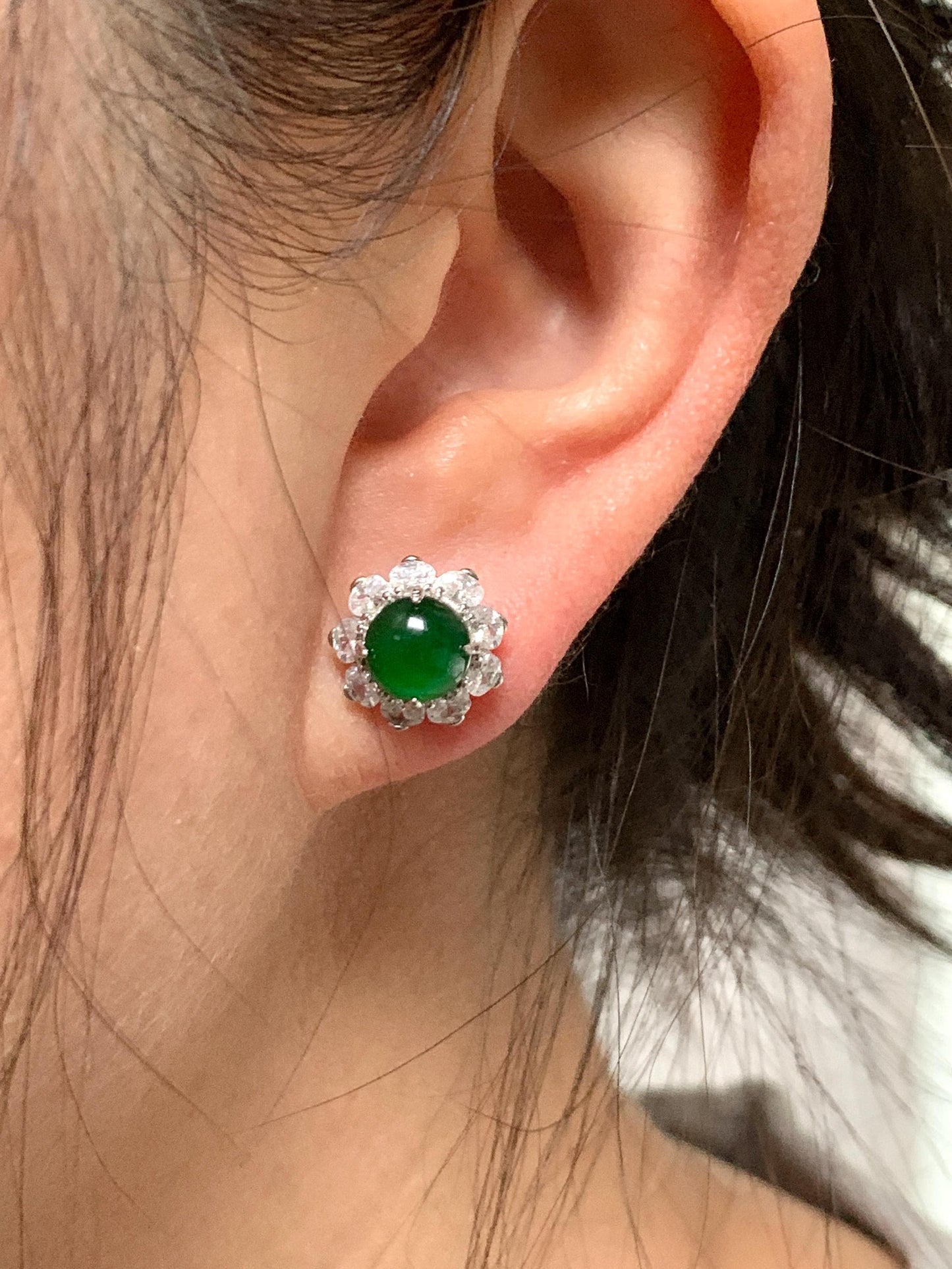 Natural Guatemalan Grade A Icy Highly Translucent Vibrant Green Jadeite Round Stud Earrings Sterling Silver 天然冰危绿翡翠蛋面银镶耳钉 DHL120