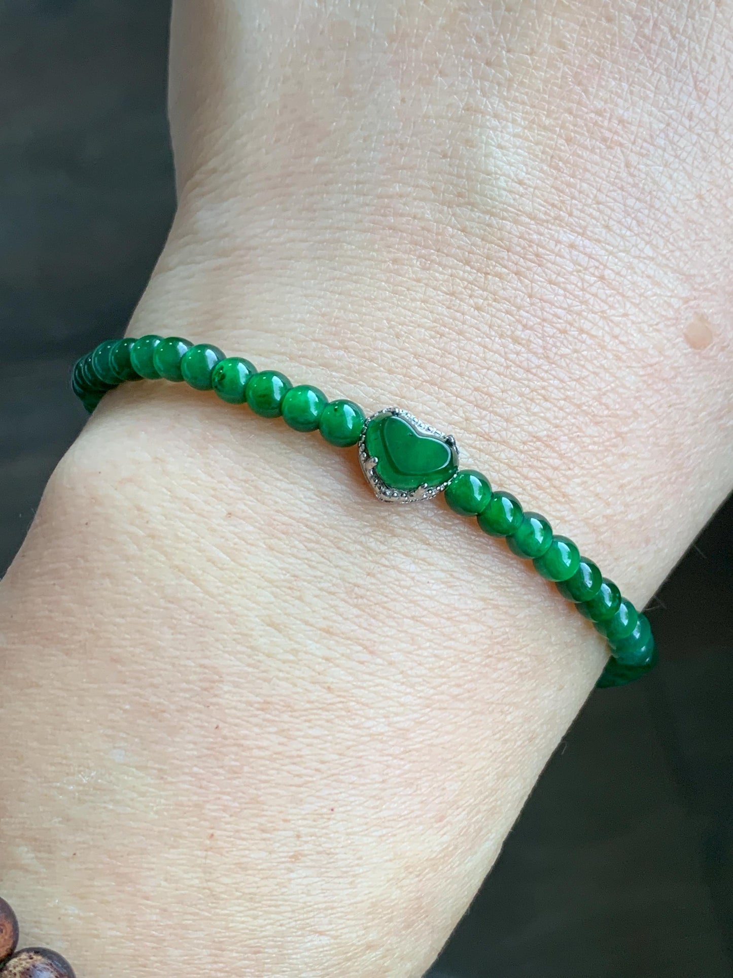 Natural Grade A Guatemalan Icy Translucent Vibrant Green Jadeite Beads Heart Charm Beaded Bracelet Sterling Silver 6.75” 5g 天然冰危绿翡翠爱心小圆珠手串