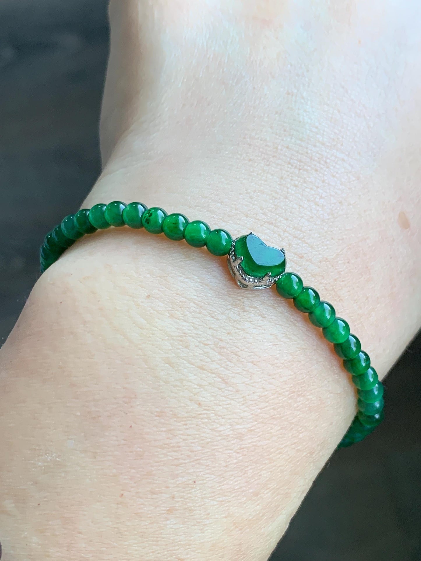Natural Grade A Guatemalan Icy Translucent Vibrant Green Jadeite Beads Heart Charm Beaded Bracelet Sterling Silver 6.75” 5g 天然冰危绿翡翠爱心小圆珠手串