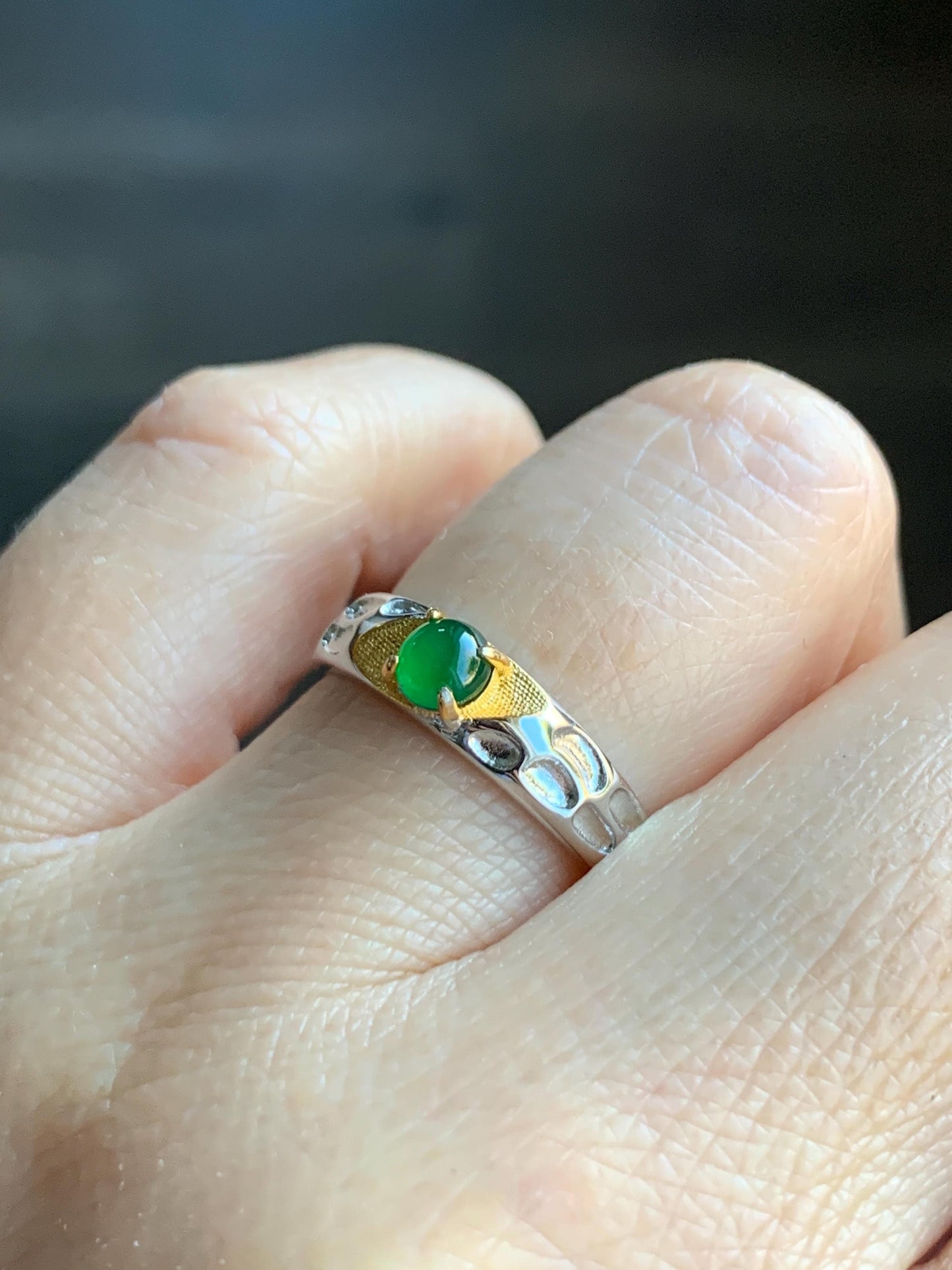 Natural Guatemalan Icy Translucent Vibrant Green Round Jadeite Band Style Ring Two-tone Sterling Silver Size 7 Adjustable 天然冰危绿翡翠银镶戒指 TTB55