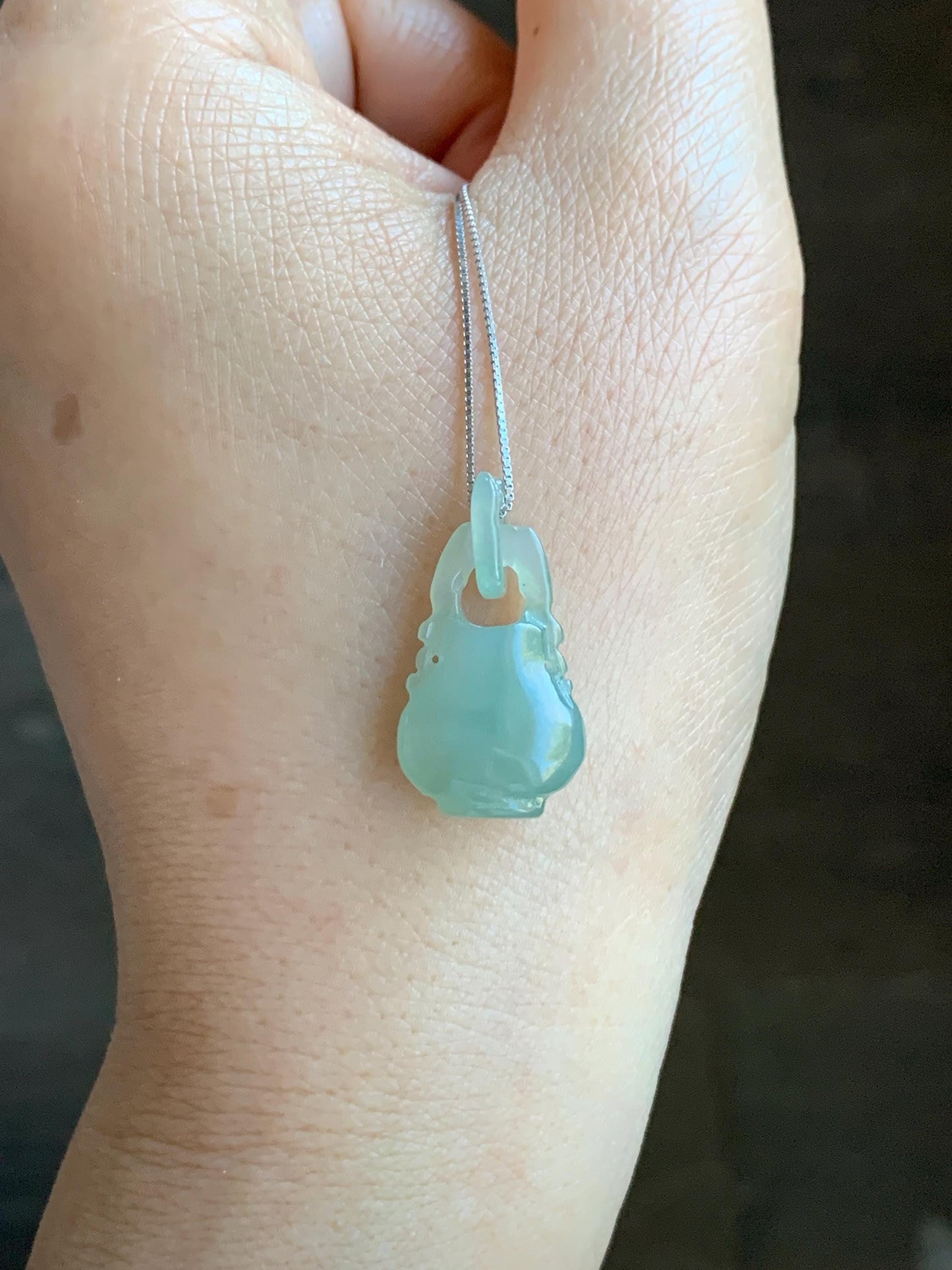 Natural Grade A Icy Translucent Gelatinous Light Green Jadeite Vase w/ Interlocking Bail Pendant Necklace Sterling Silver 天然冰胶晴底翡翠花瓶环环相扣吊坠
