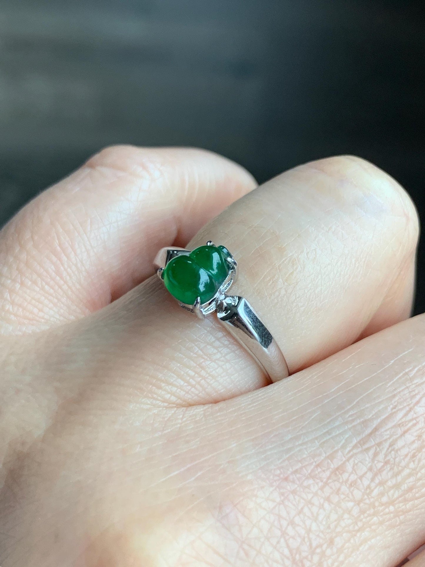 Natural Guatemalan Icy Translucent Vibrant Green Jadeite Gourd Hulu Solitaire Ring Sterling Silver Size 7 Adjustable 天然冰危绿翡翠葫芦蛋面银镶戒指 LHL60