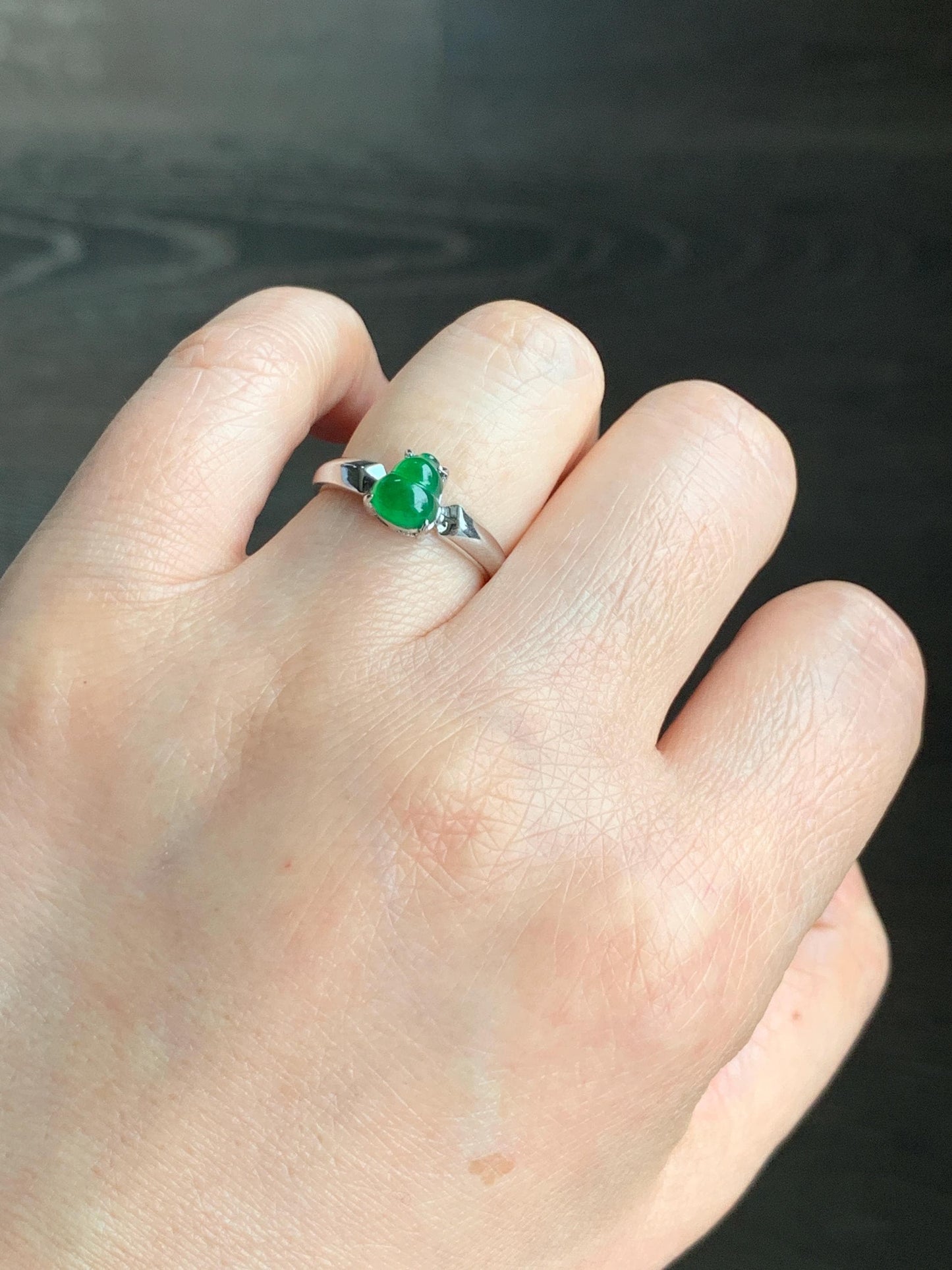 Natural Guatemalan Icy Translucent Vibrant Green Jadeite Gourd Hulu Solitaire Ring Sterling Silver Size 7 Adjustable 天然冰危绿翡翠葫芦蛋面银镶戒指 LHL60