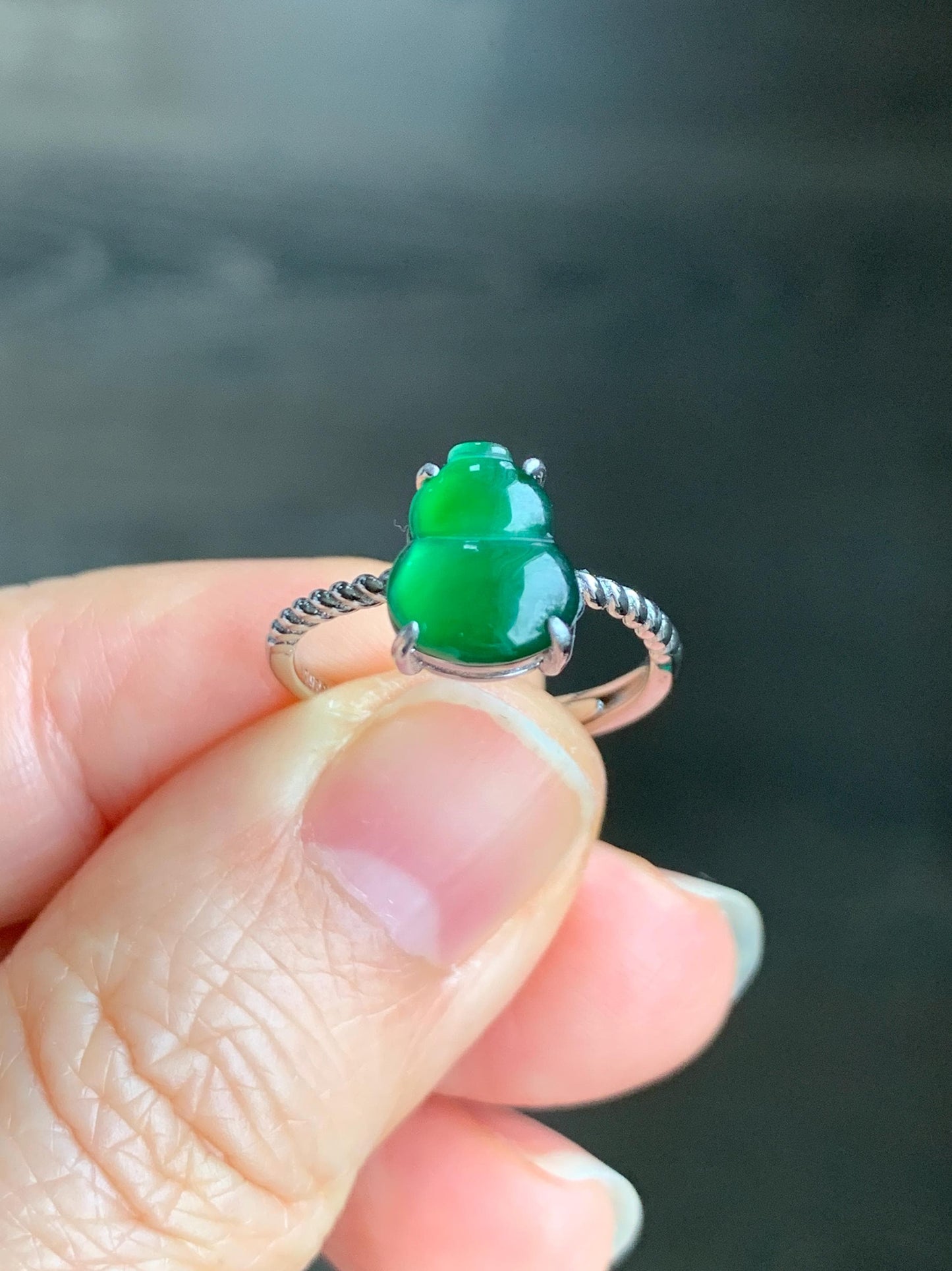 Natural Guatemalan Icy Translucent Vibrant Green Jadeite Gourd Hulu Solitaire Ring Sterling Silver Size 7 Adjustable 天然冰危绿翡翠葫芦蛋面银镶戒指