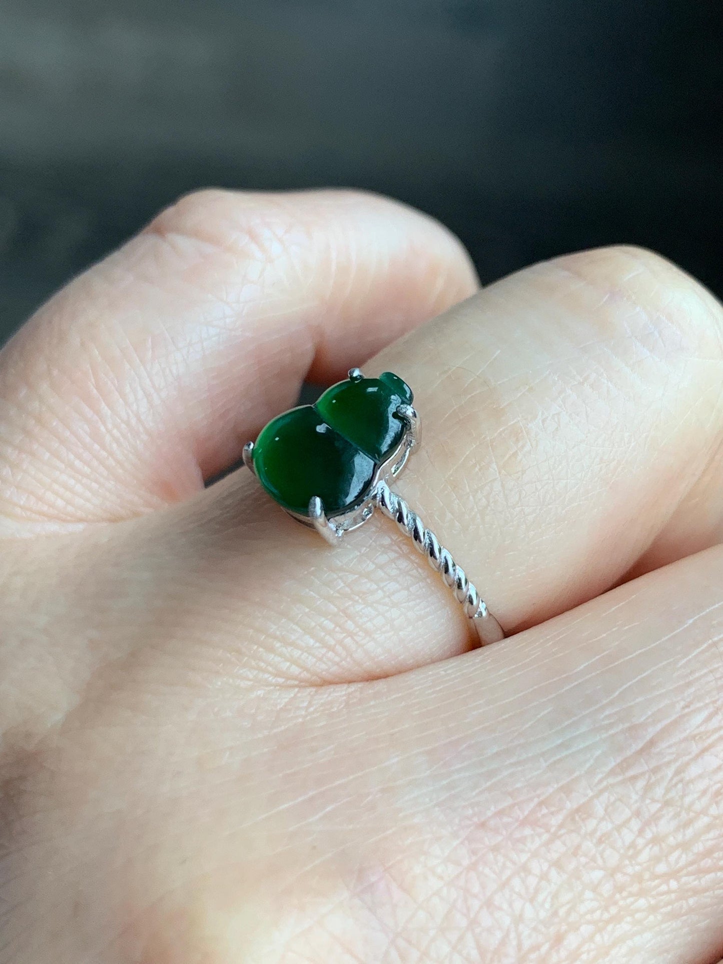 Natural Guatemalan Icy Translucent Vibrant Green Jadeite Gourd Hulu Solitaire Ring Sterling Silver Size 7 Adjustable 天然冰危绿翡翠葫芦蛋面银镶戒指 HLMH68
