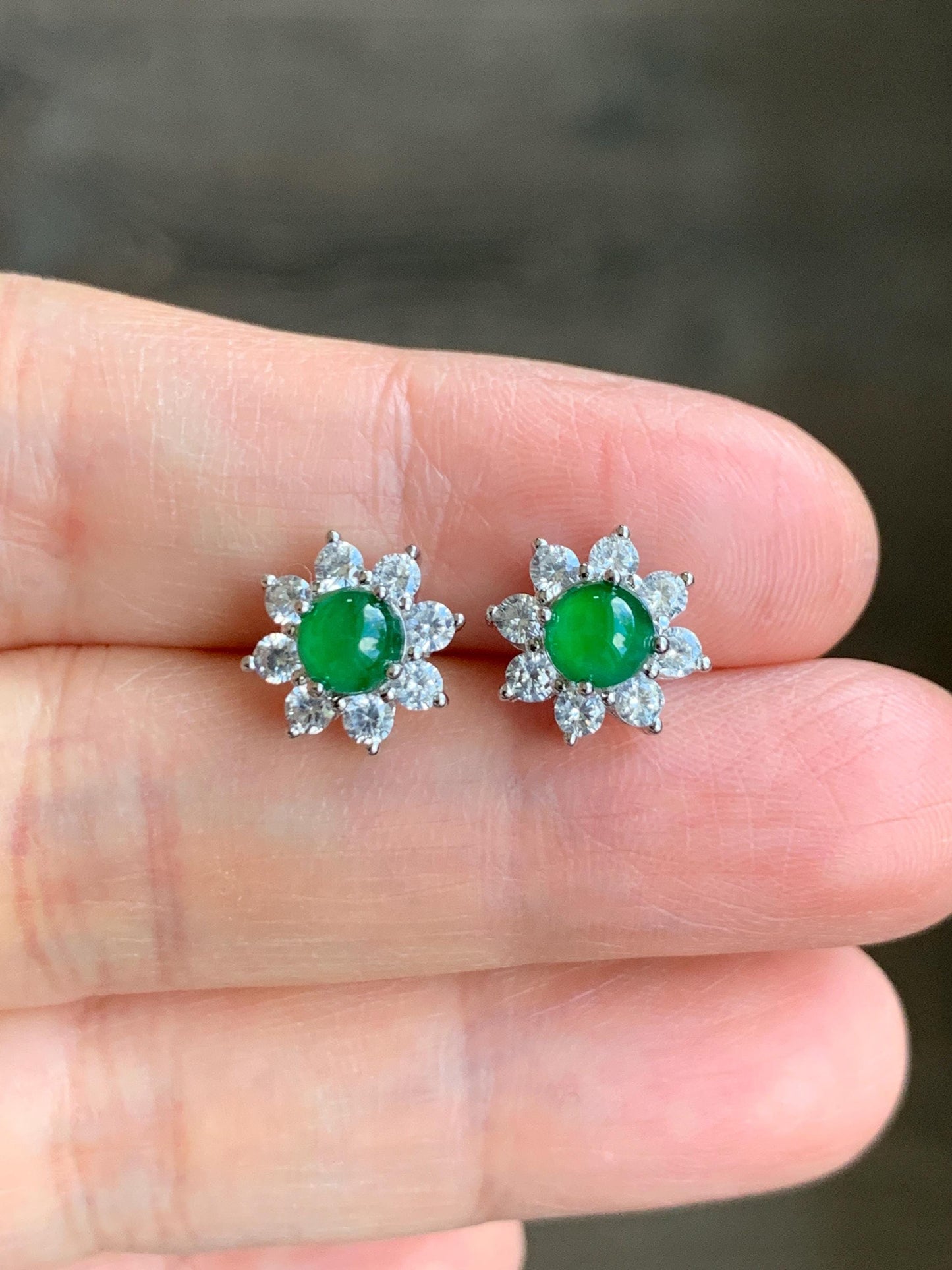 Natural Guatemalan Grade A Icy Translucent Vibrant Green Jadeite Halo Style Stud Earrings S925 Sterling Silver 天然冰危绿翡翠银镶耳钉 HAE70