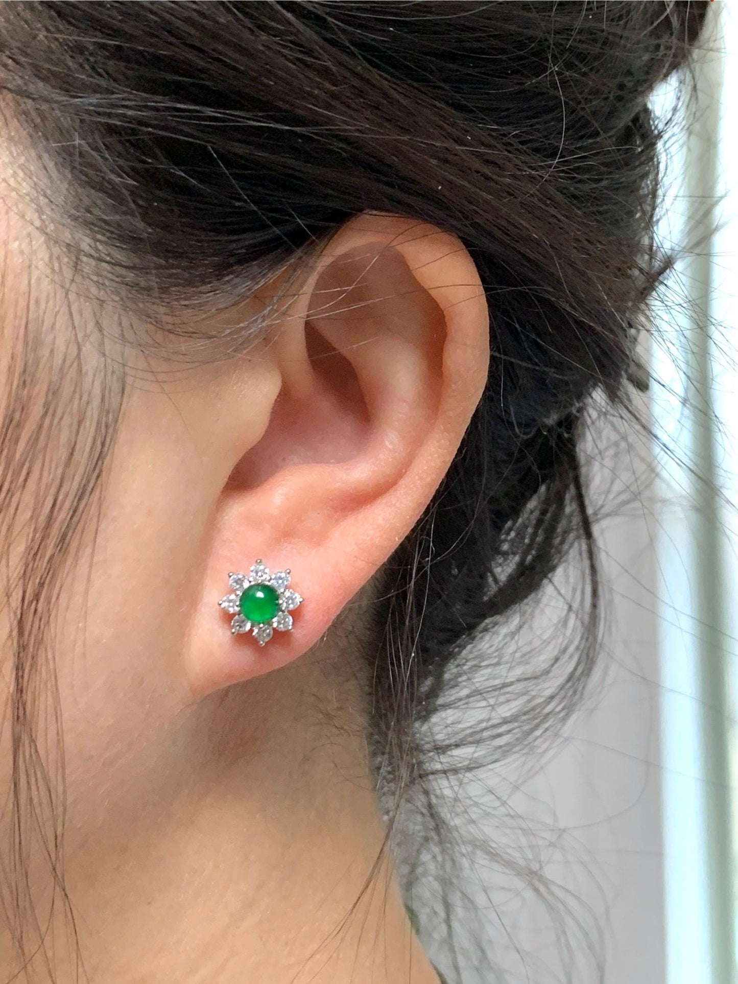 Natural Guatemalan Grade A Icy Translucent Vibrant Green Jadeite Halo Style Stud Earrings S925 Sterling Silver 天然冰危绿翡翠银镶耳钉 HAE70