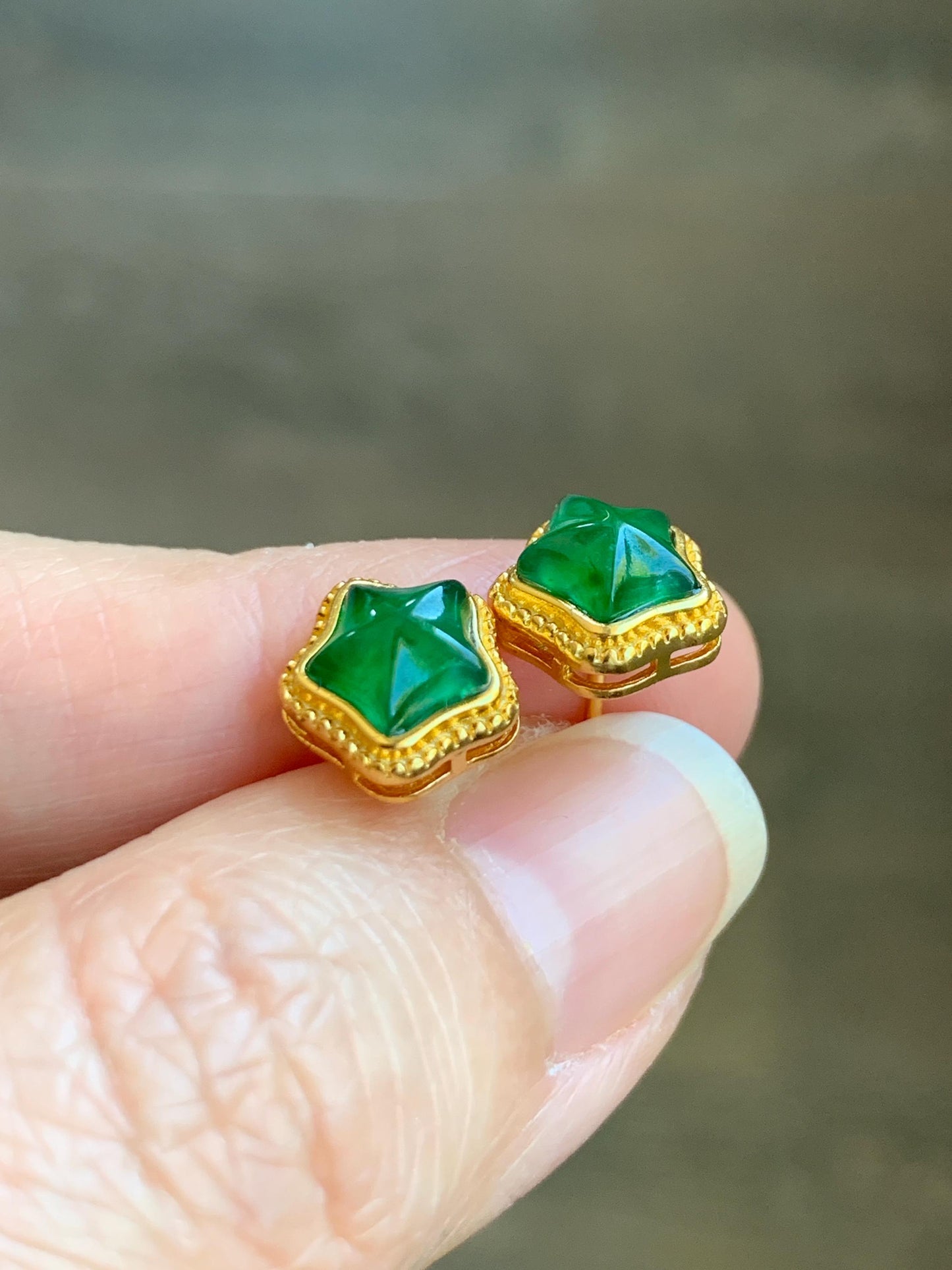 Natural Grade A Guatemalan Icy Translucent Vibrant Green Jadeite Star Stud Earrings Sterling Silver Yellow Gold Overlay 天然冰危绿翡翠星星银耳钉 XWX120