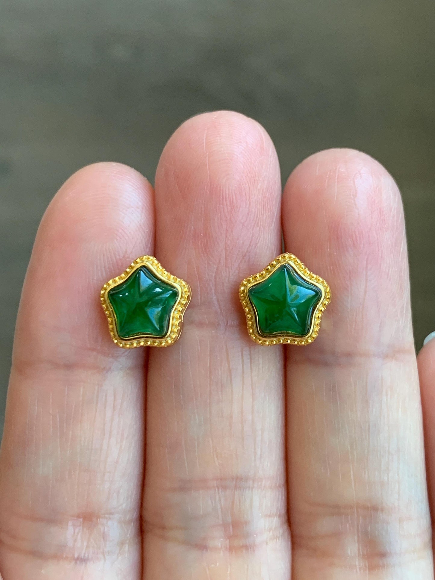 Natural Grade A Guatemalan Icy Translucent Vibrant Green Jadeite Star Stud Earrings Sterling Silver Yellow Gold Overlay 天然冰危绿翡翠星星银耳钉 XWX120