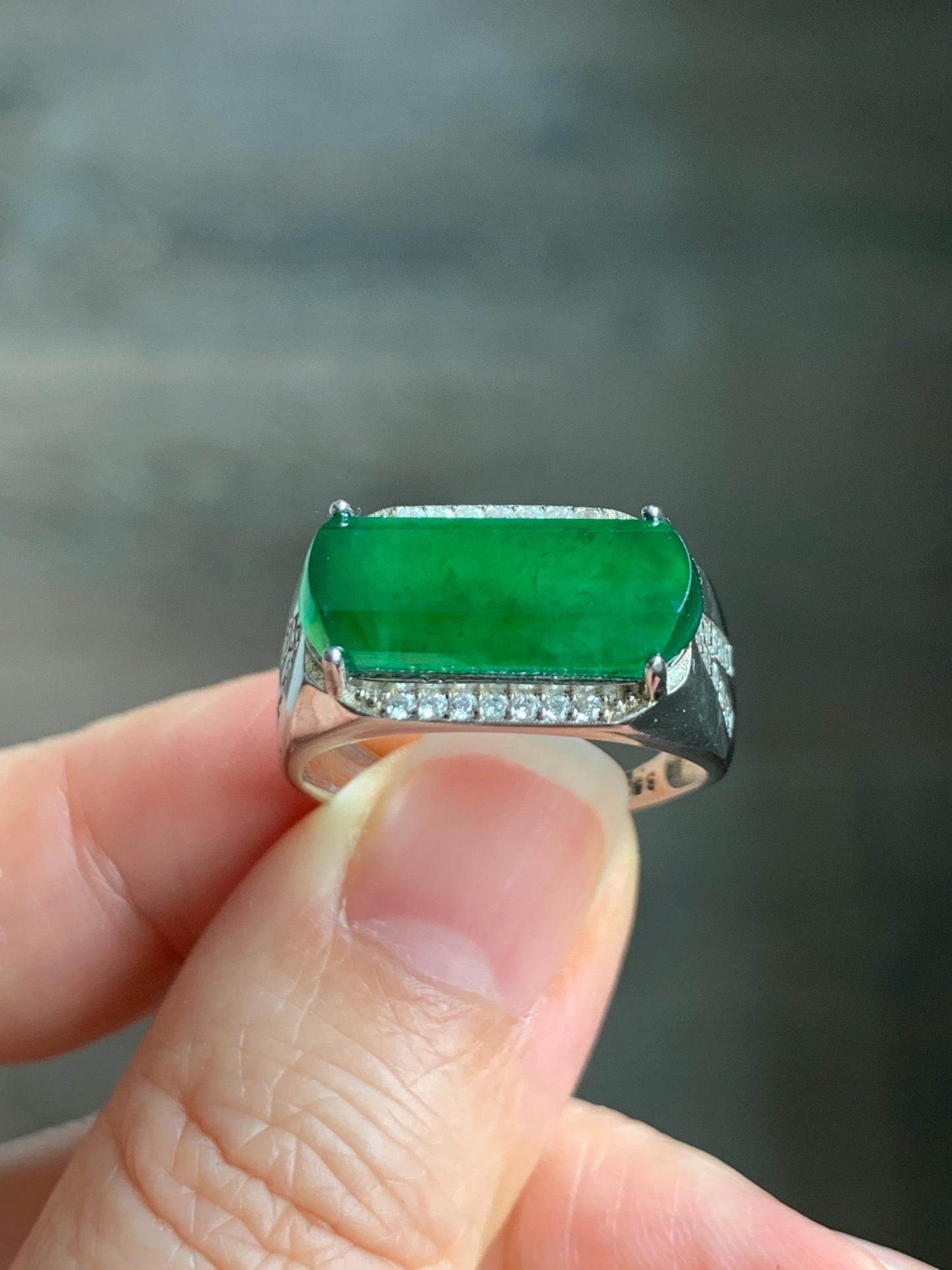 Natural Grade A Guatemalan Icy Translucent Vibrant Green Jadeite Saddle Ring Sterling Silver Size 9.5 US Adjustable 天然冰危绿翡翠马鞍银镶戒指 MAC220