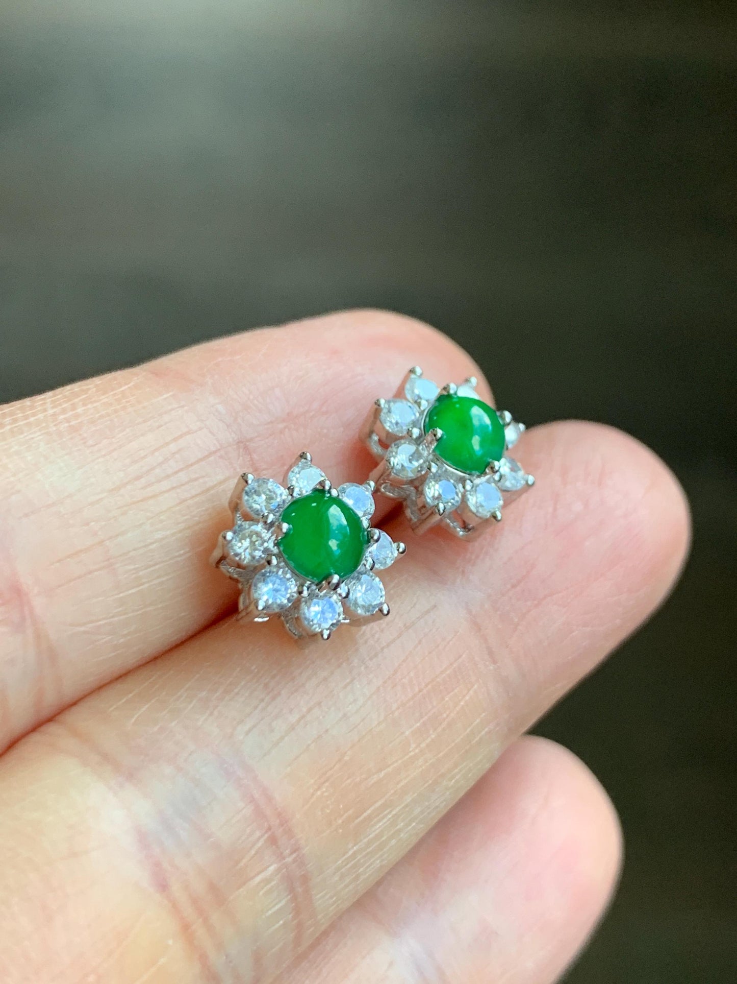 Natural Guatemalan Grade A Icy Translucent Vibrant Green Jadeite Halo Style Stud Earrings S925 Sterling Silver 天然冰危绿翡翠银镶耳钉 HAE70