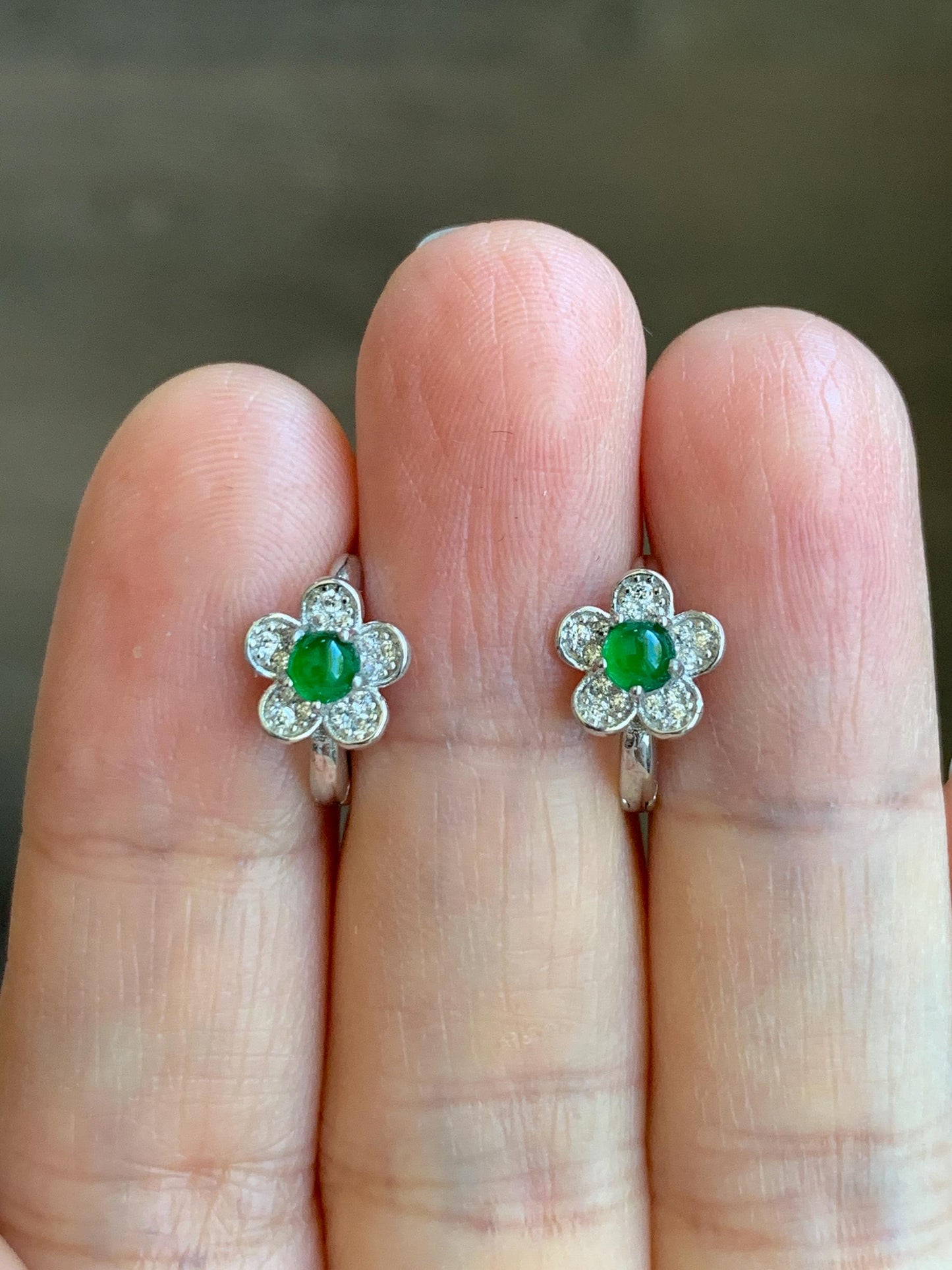 Natural Grade A Guatemalan Icy Translucent Vibrant Green Jade Jadeite Cherry Blossom Hoop Huggie Earrings Sterling Silver 天然冰危绿翡翠梅花款耳包 ZMH68