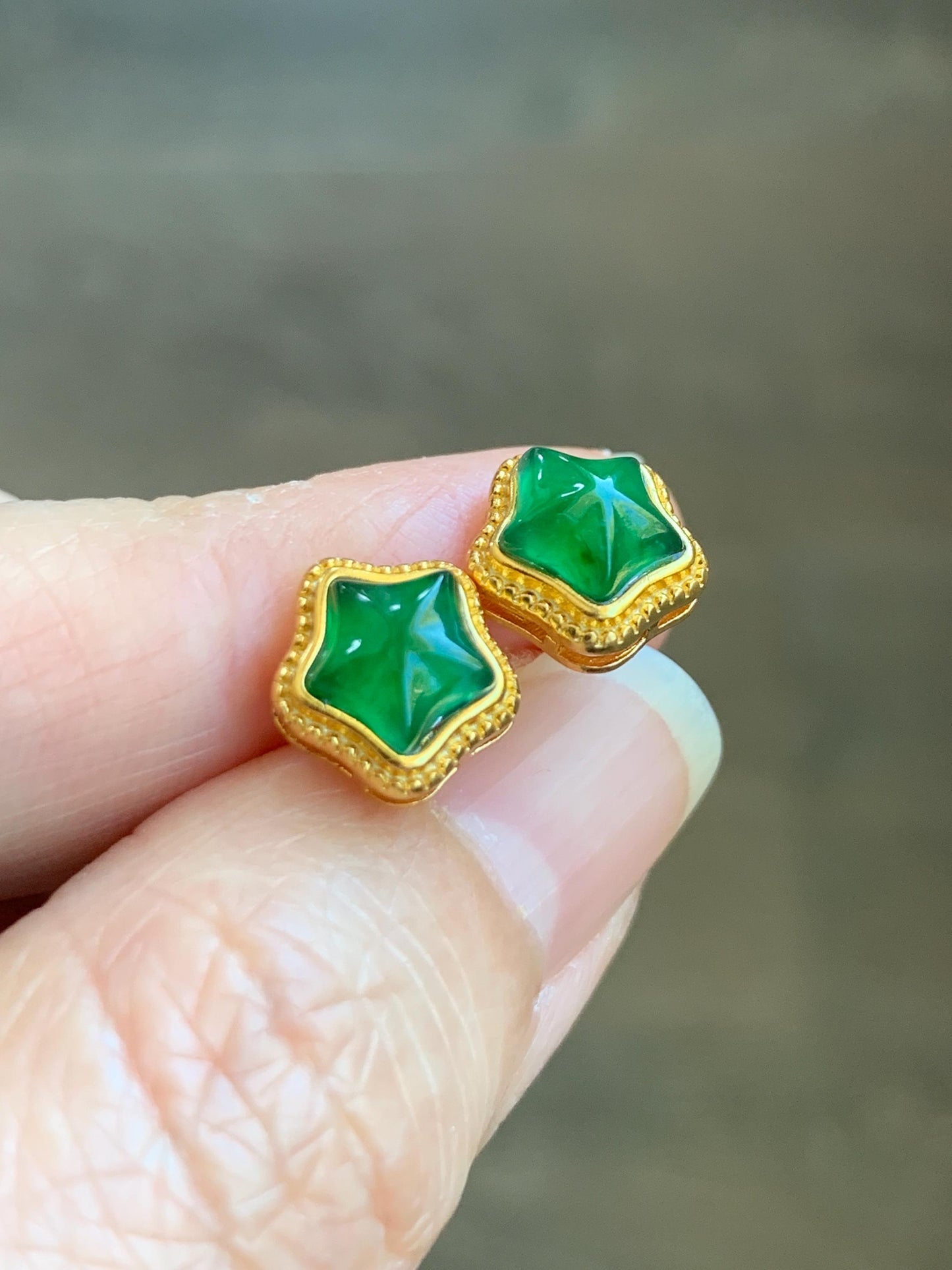 Natural Grade A Guatemalan Icy Translucent Vibrant Green Jadeite Star Stud Earrings Sterling Silver Yellow Gold Overlay 天然冰危绿翡翠星星银耳钉 XWX120