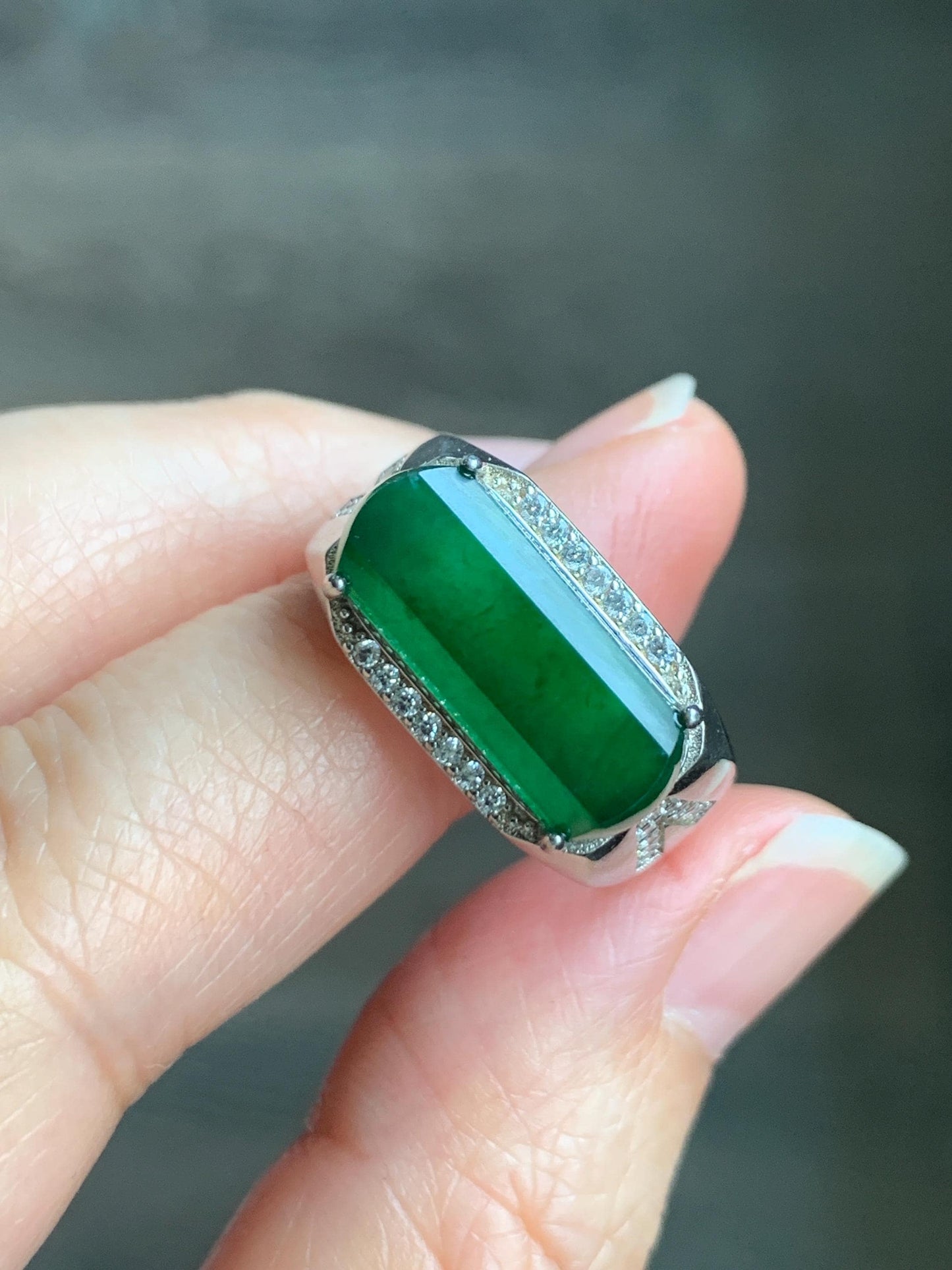 Natural Grade A Guatemalan Icy Translucent Vibrant Green Jadeite Saddle Ring Sterling Silver Size 9.5 US Adjustable 天然冰危绿翡翠马鞍银镶戒指 MAC220