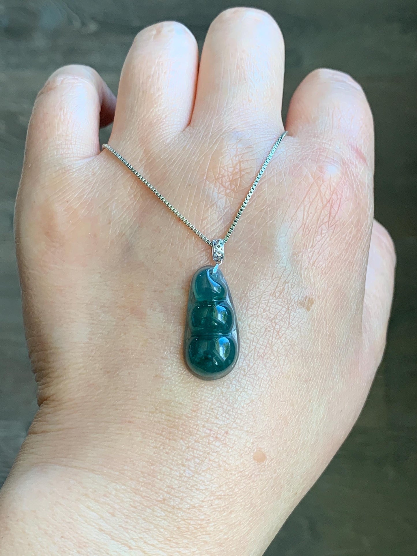 Natural Grade A Guatemalan Icy Translucent Dark Teal Blue Jadeite Carved Peapod Pendant 18K White Gold 天然冰危深蓝绿翡翠福豆镶嵌吊坠 WLD220-B