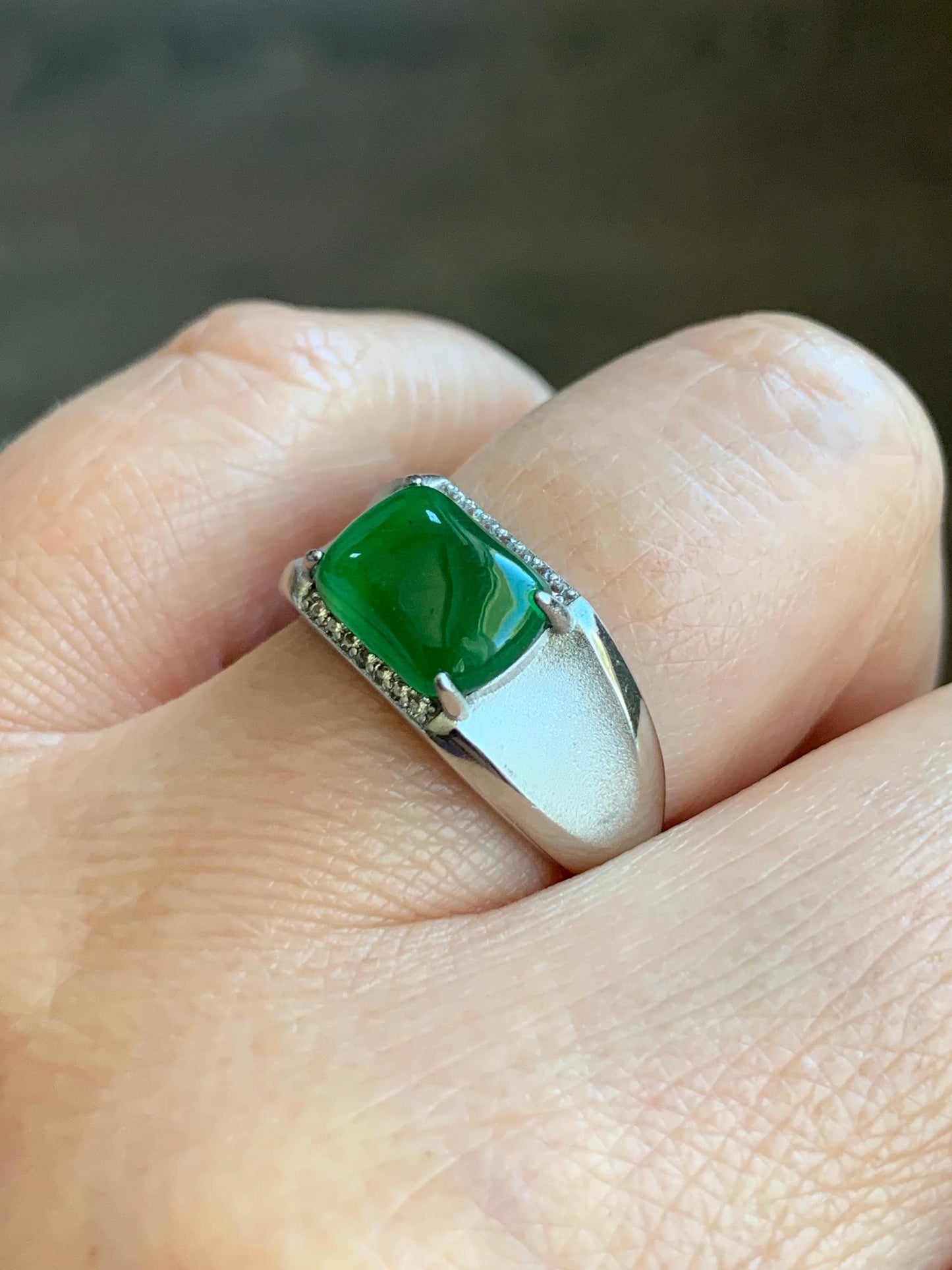 Natural Grade A Guatemalan Icy Translucent Vibrant Green Jadeite Saddle Ring Sterling Silver Size Adjustable 天然冰危绿翡翠马鞍银镶戒指 WLD150C