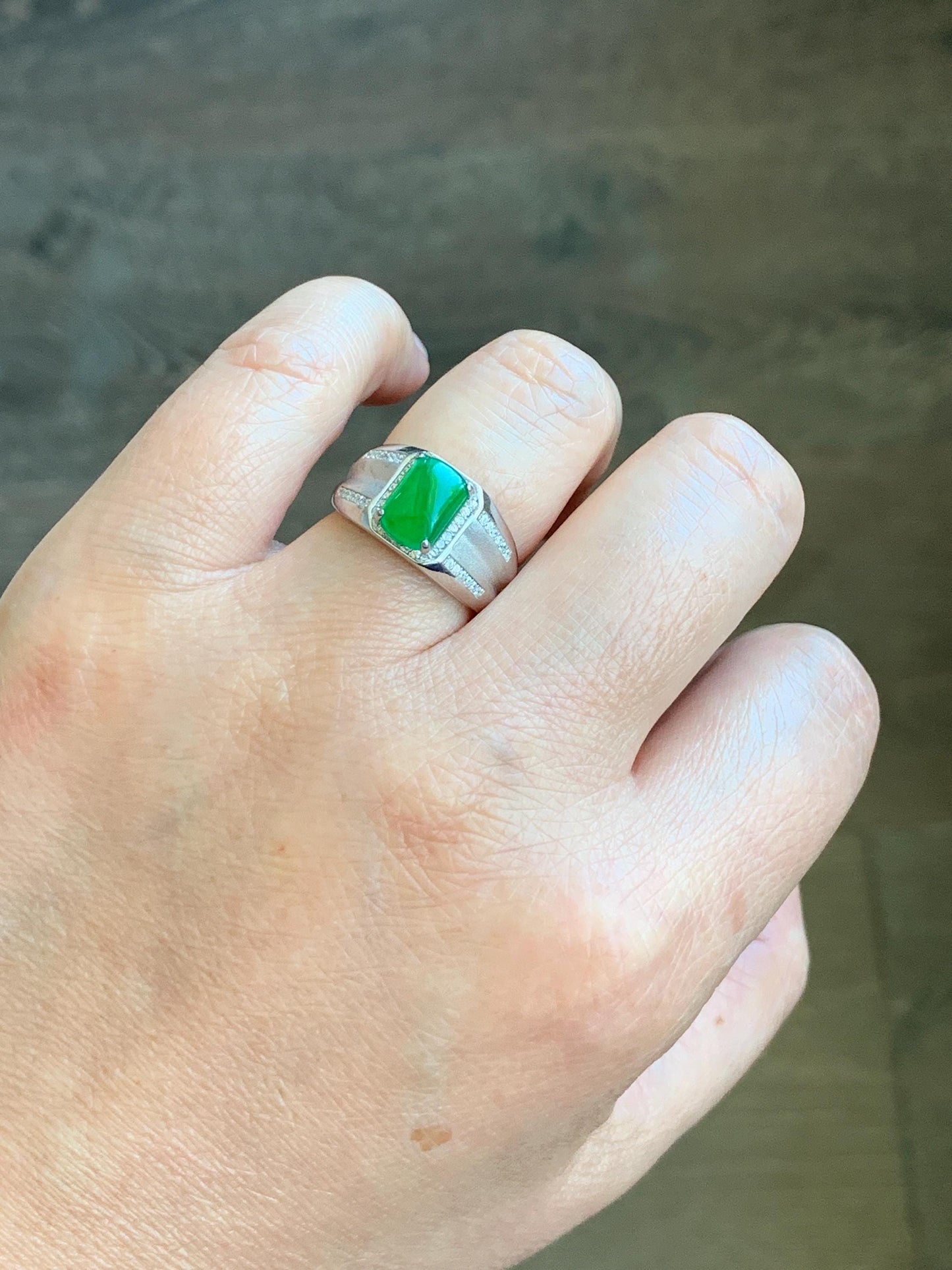 Natural Grade A Guatemalan Icy Translucent Vibrant Green Jadeite Saddle Ring Sterling Silver Size Adjustable 天然冰危绿翡翠马鞍银镶戒指 WLD150B