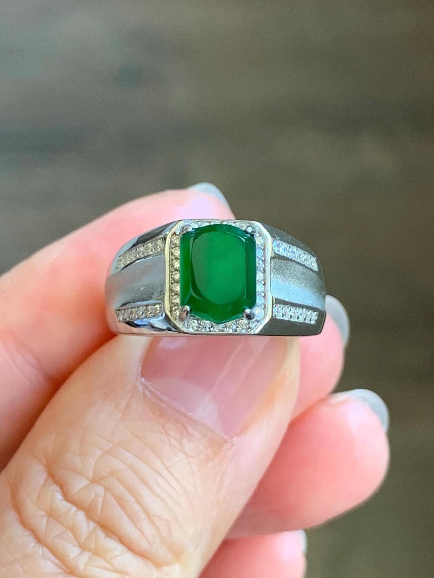 Natural Grade A Guatemalan Icy Translucent Vibrant Green Faceted Jadeite Ring Sterling Silver Size Adjustable 天然冰危绿翡翠切割面银镶戒指 EML110