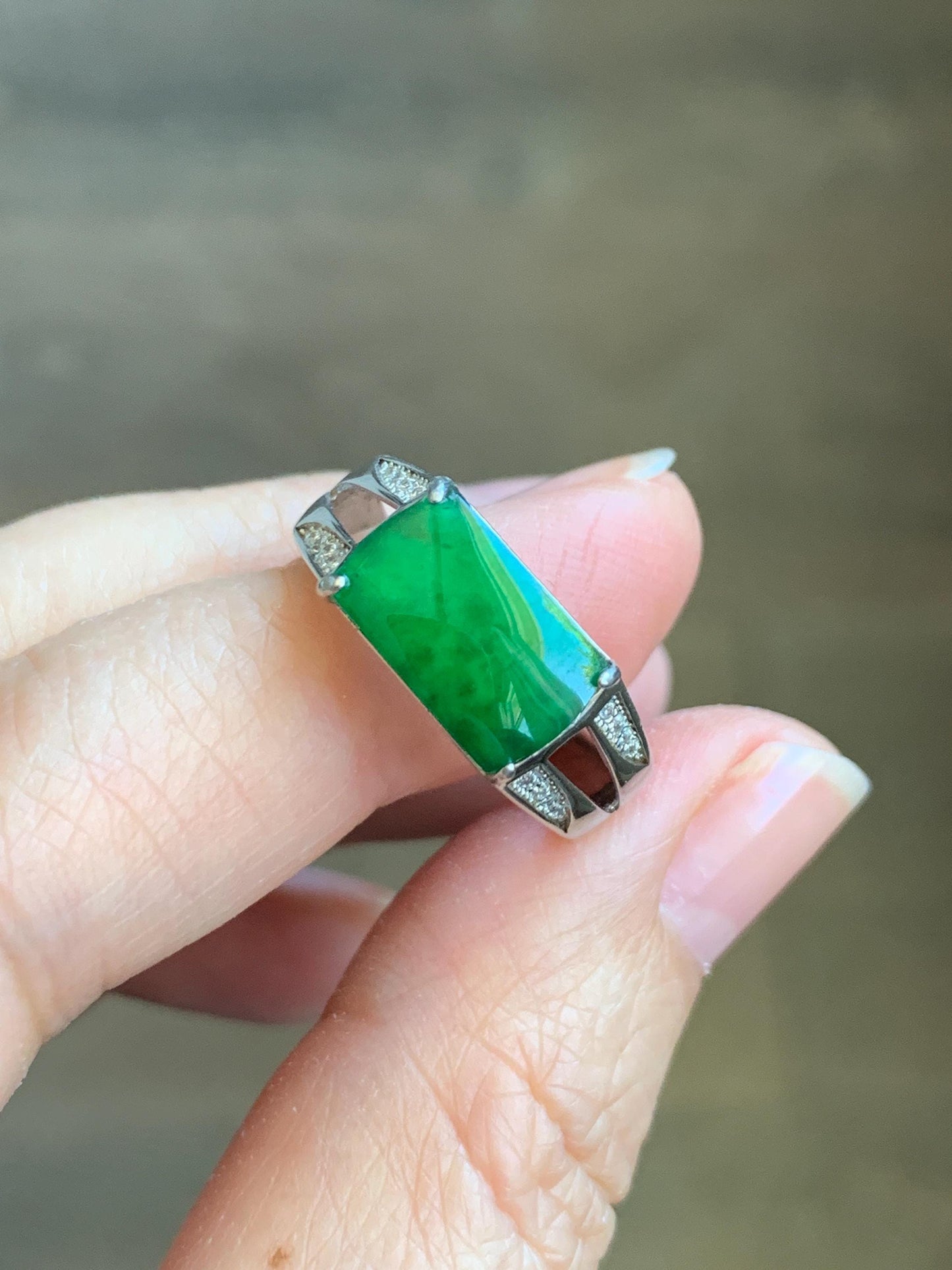 Natural Grade A Guatemalan Icy Translucent Vibrant Green Jadeite Saddle Ring Sterling Silver Size Adjustable 天然冰危绿翡翠马鞍银镶戒指 WLD150E