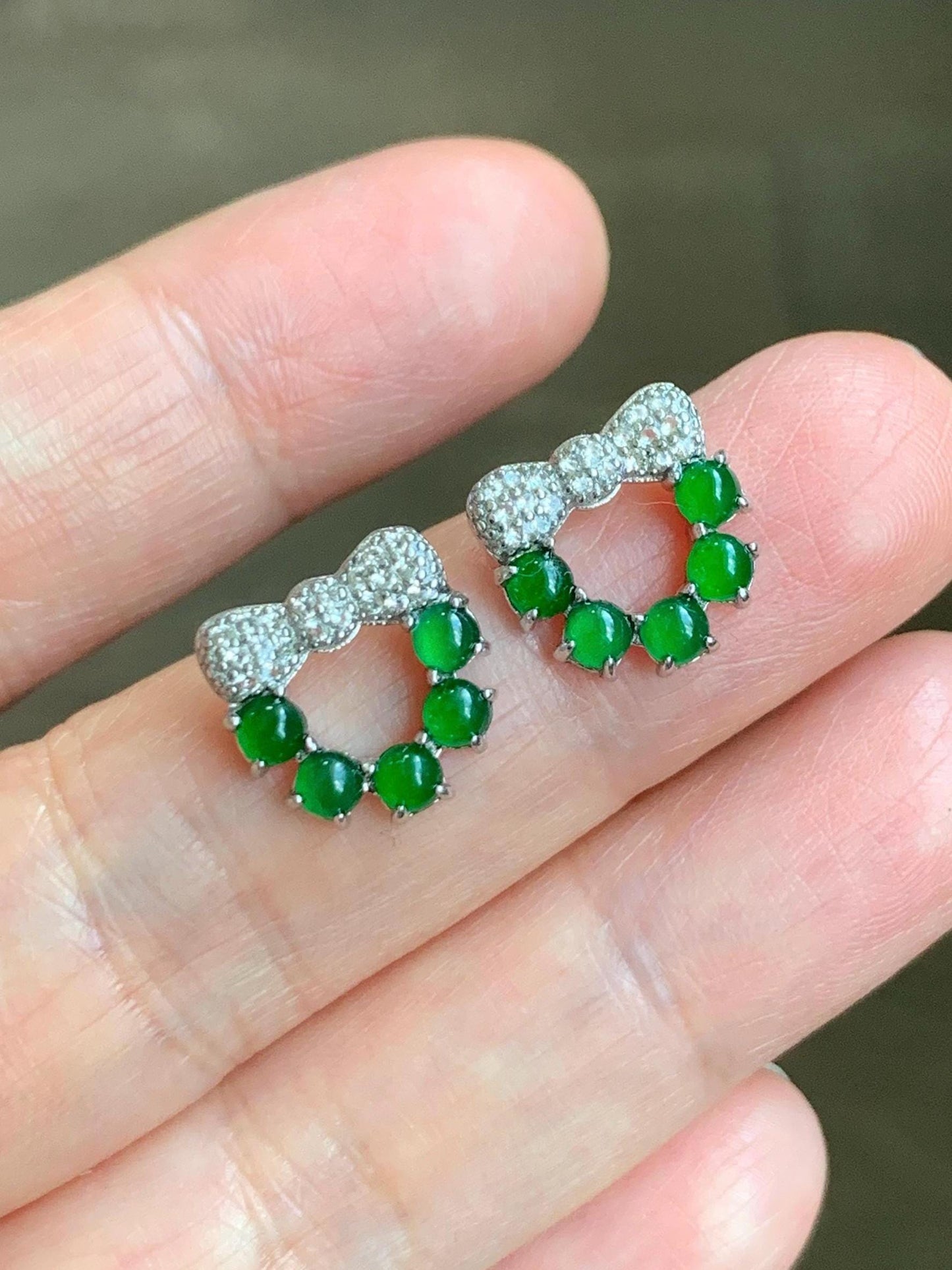 Natural Guatemalan Grade A Icy Translucent Vibrant Green Jadeite Wreath Design Stud Earrings S925 Sterling Silver 2g 天然冰危绿翡翠银镶耳钉 WLQ120