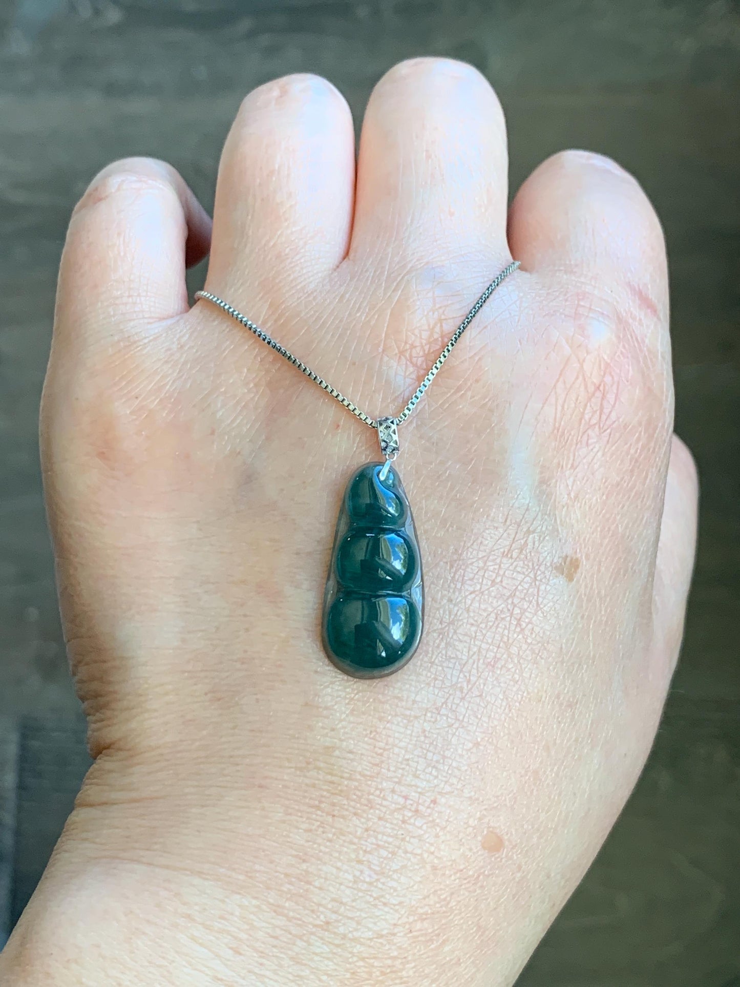 Natural Grade A Guatemalan Icy Translucent Dark Teal Blue Jadeite Carved Peapod Pendant 18K White Gold 天然冰危深蓝绿翡翠福豆镶嵌吊坠 WLD220-E