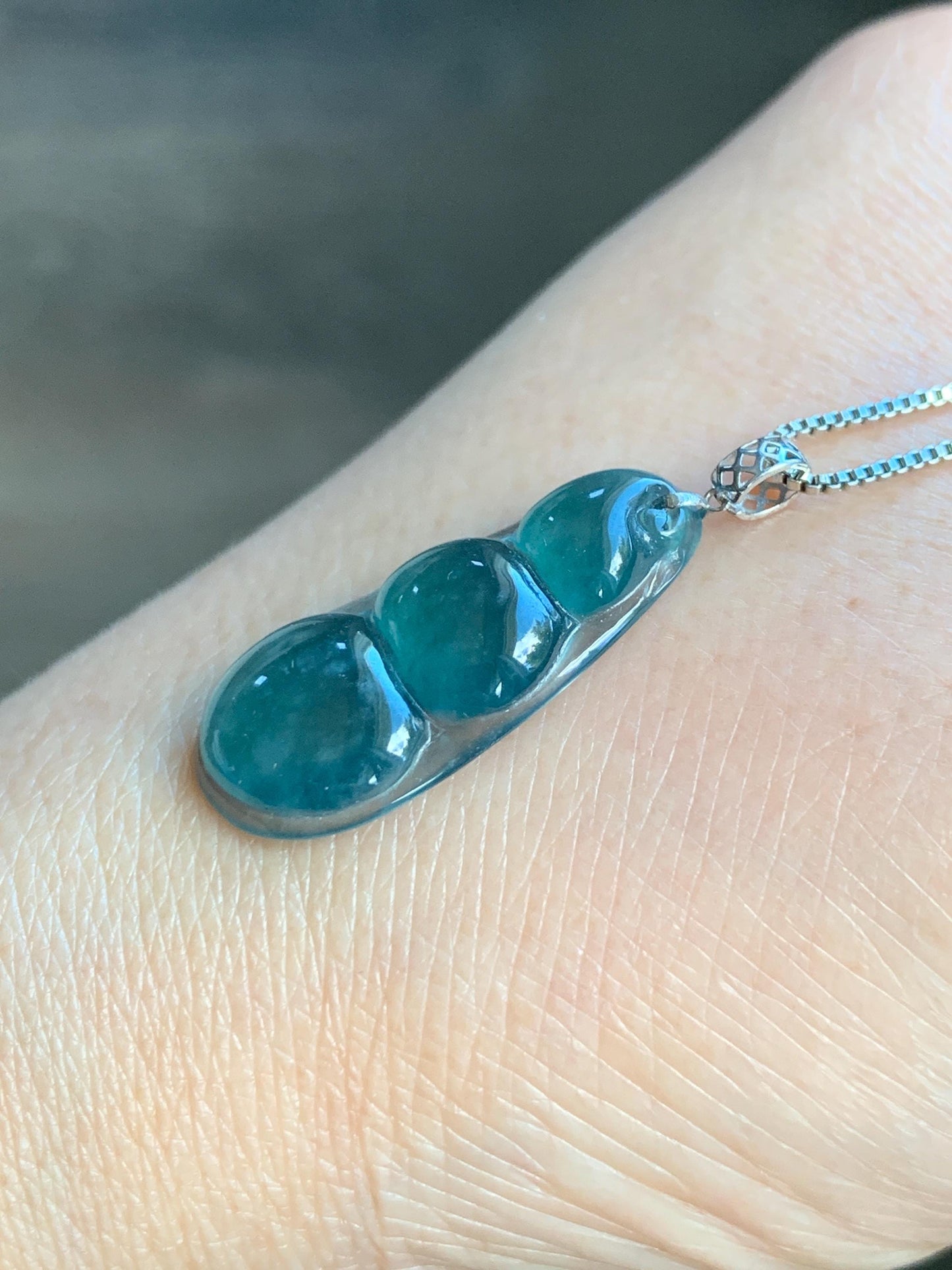 Natural Grade A Guatemalan Icy Translucent Dark Teal Blue Jadeite Carved Peapod Pendant 18K White Gold 天然冰危深蓝绿翡翠福豆镶嵌吊坠 WLD220-D
