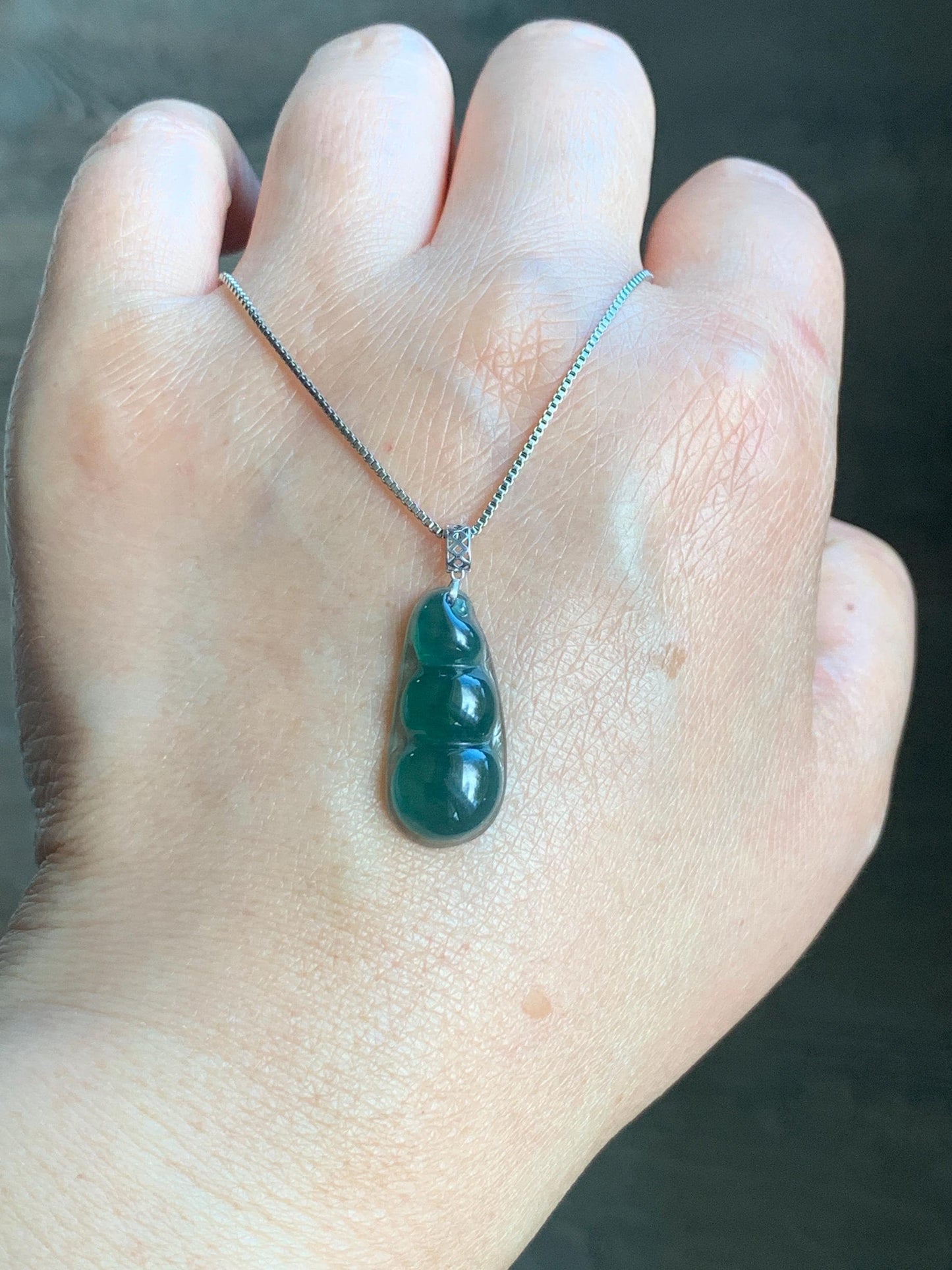 Natural Grade A Guatemalan Icy Translucent Dark Teal Blue Jadeite Carved Peapod Pendant 18K White Gold 天然冰危深蓝绿翡翠福豆镶嵌吊坠 WLD220-C