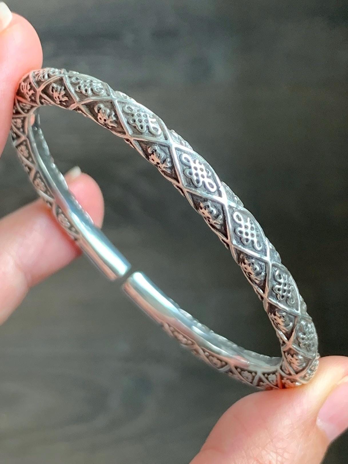 Solid 999 Sterling Silver Open Bangle Bracelet Chinese Knots & Happiness Engraving 40 grams Adjustable 纯足银999中国结福字开口手镯