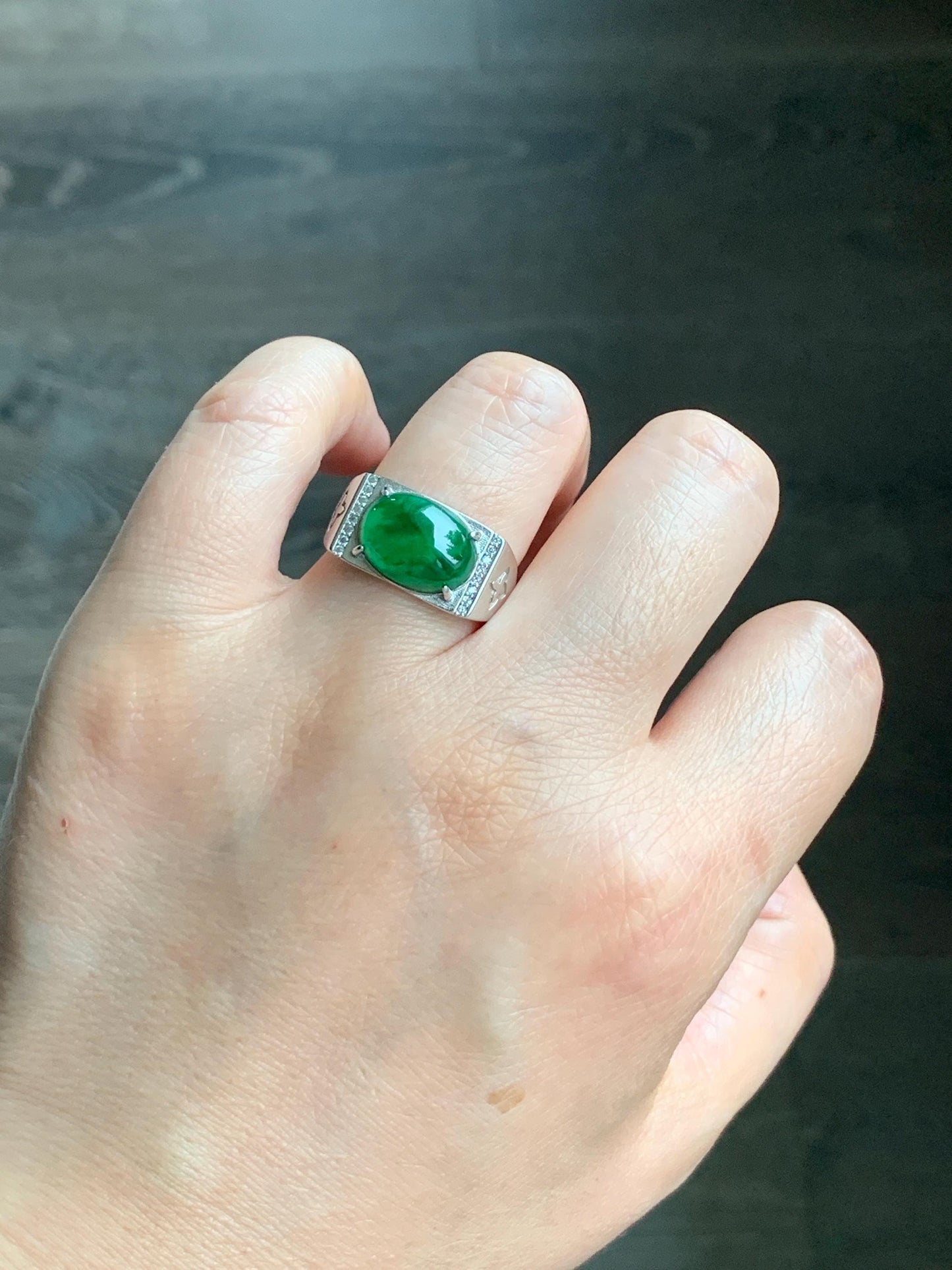 Natural Grade A Icy Translucent Vibrant Green Jadeite Oval Cabochon Solitaire Ring Sterling Silver Size 8.5 Adjustable 天然冰危绿翡翠蛋面银镶戒指 WLT150