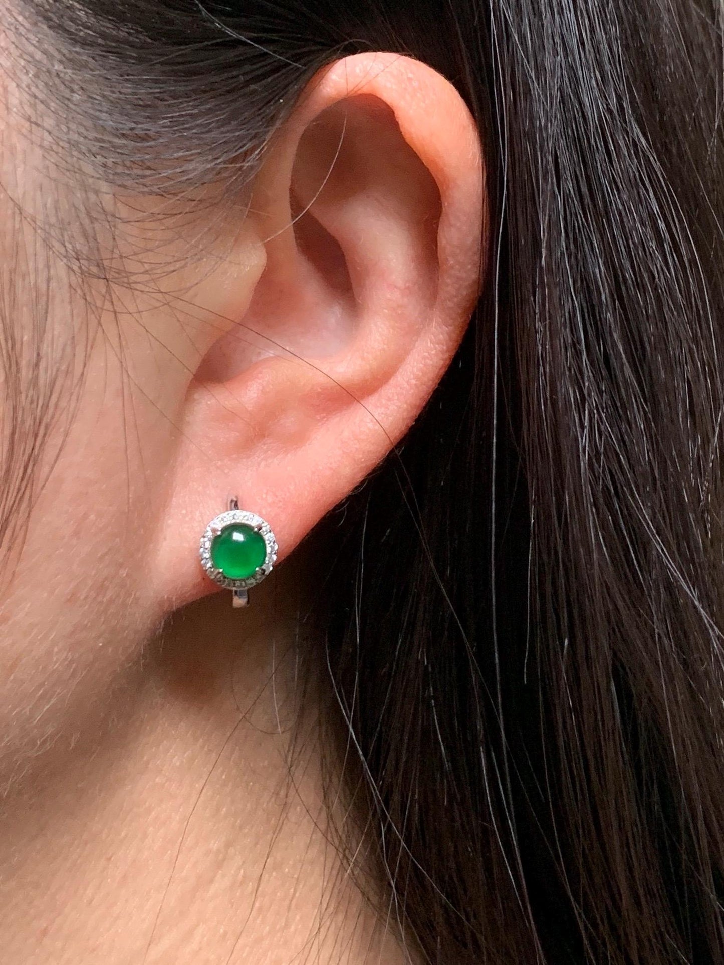 Natural Grade A Guatemalan Icy Translucent Vibrant Green Jade Jadeite Halo Style Huggie Hoop Earrings Sterling Silver 天然冰危绿翡翠镶嵌耳包 LEB128
