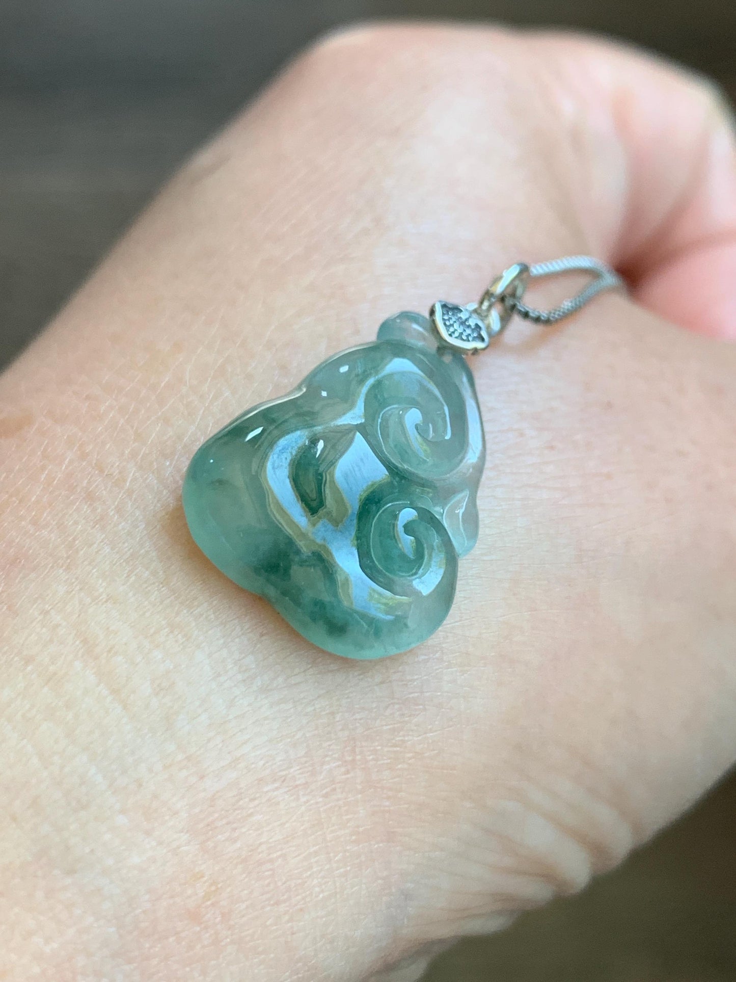 Natural Grade A Icy Highly Translucent Gelatinous Green Marbled Jadeite Pudgy Ruyi Petite Pendant Sterling Silver 3g 天然冰胶老种飘绿花翡翠如意吊坠 MPR190