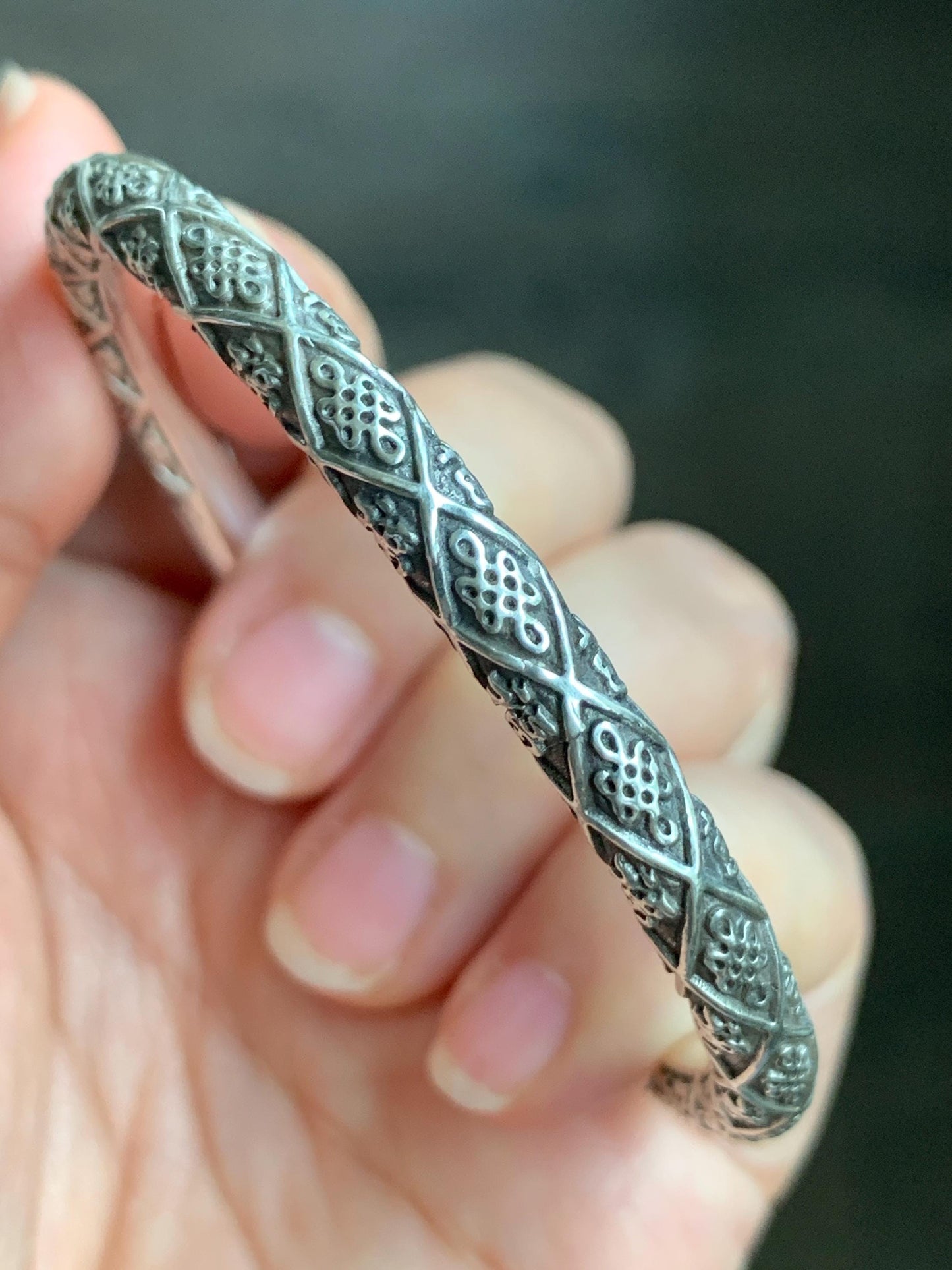 Solid 999 Sterling Silver Open Bangle Bracelet Chinese Knots & Happiness Engraving 40 grams Adjustable 纯足银999中国结福字开口手镯