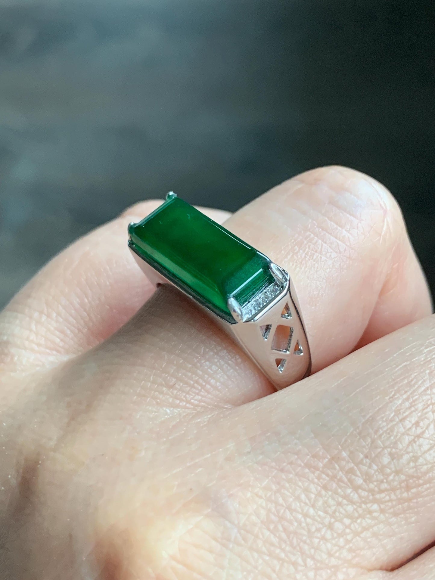 Natural Grade A Guatemalan Icy Translucent Vibrant Green Jadeite Saddle Ring Sterling Silver Size 8 US Adjustable 天然冰危绿翡翠马鞍银镶戒指 LMA220