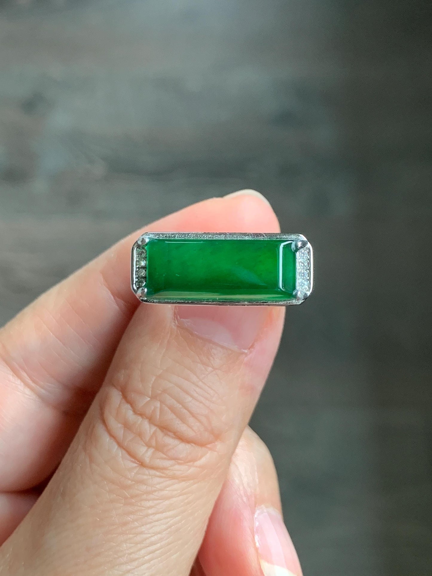 Natural Grade A Guatemalan Icy Translucent Vibrant Green Jadeite Saddle Ring Sterling Silver Size 8 US Adjustable 天然冰危绿翡翠马鞍银镶戒指 LMA220