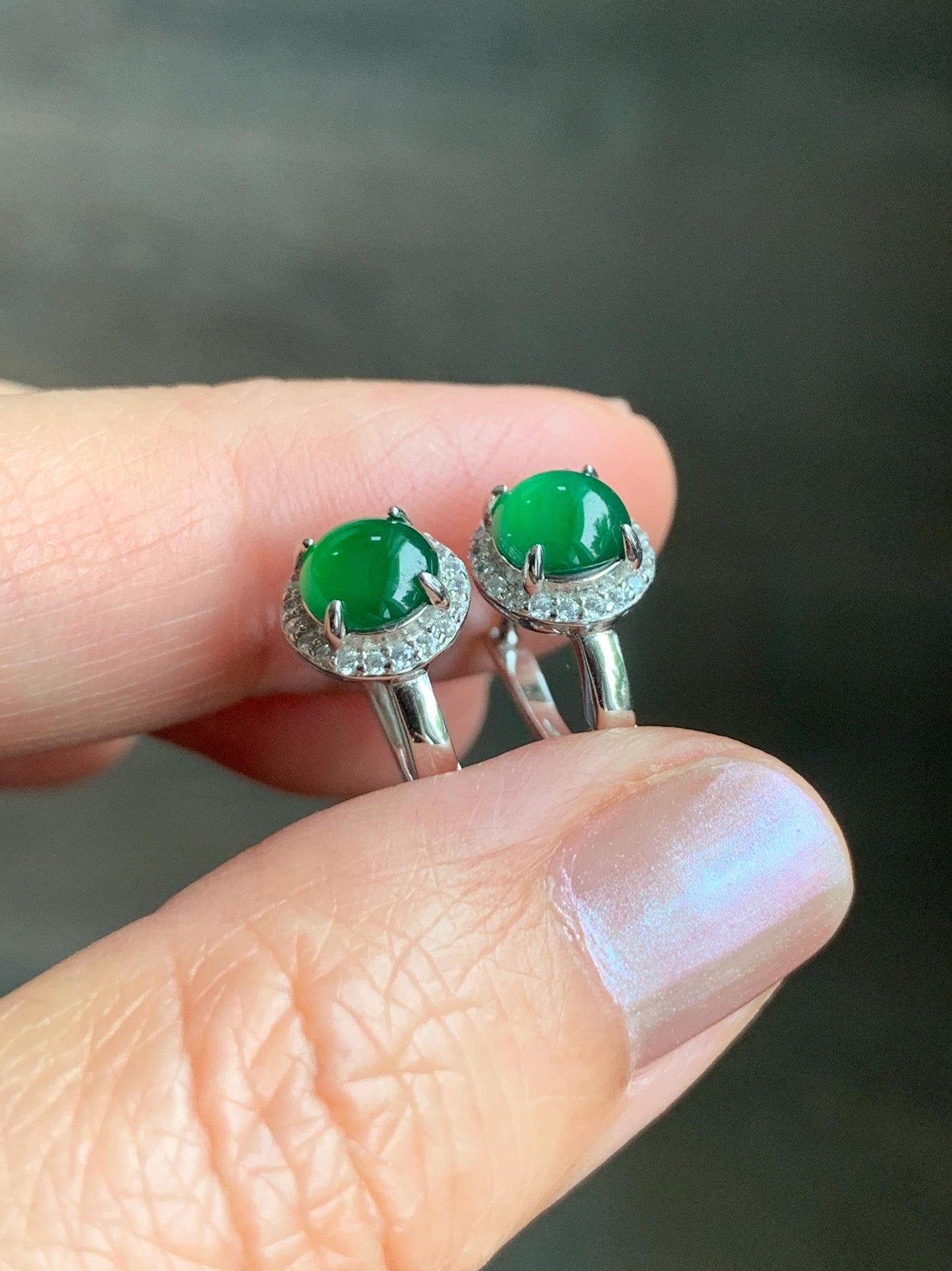 Natural Grade A Guatemalan Icy Translucent Vibrant Green Jade Jadeite Halo Style Huggie Hoop Earrings Sterling Silver 天然冰危绿翡翠镶嵌耳包 LEB128