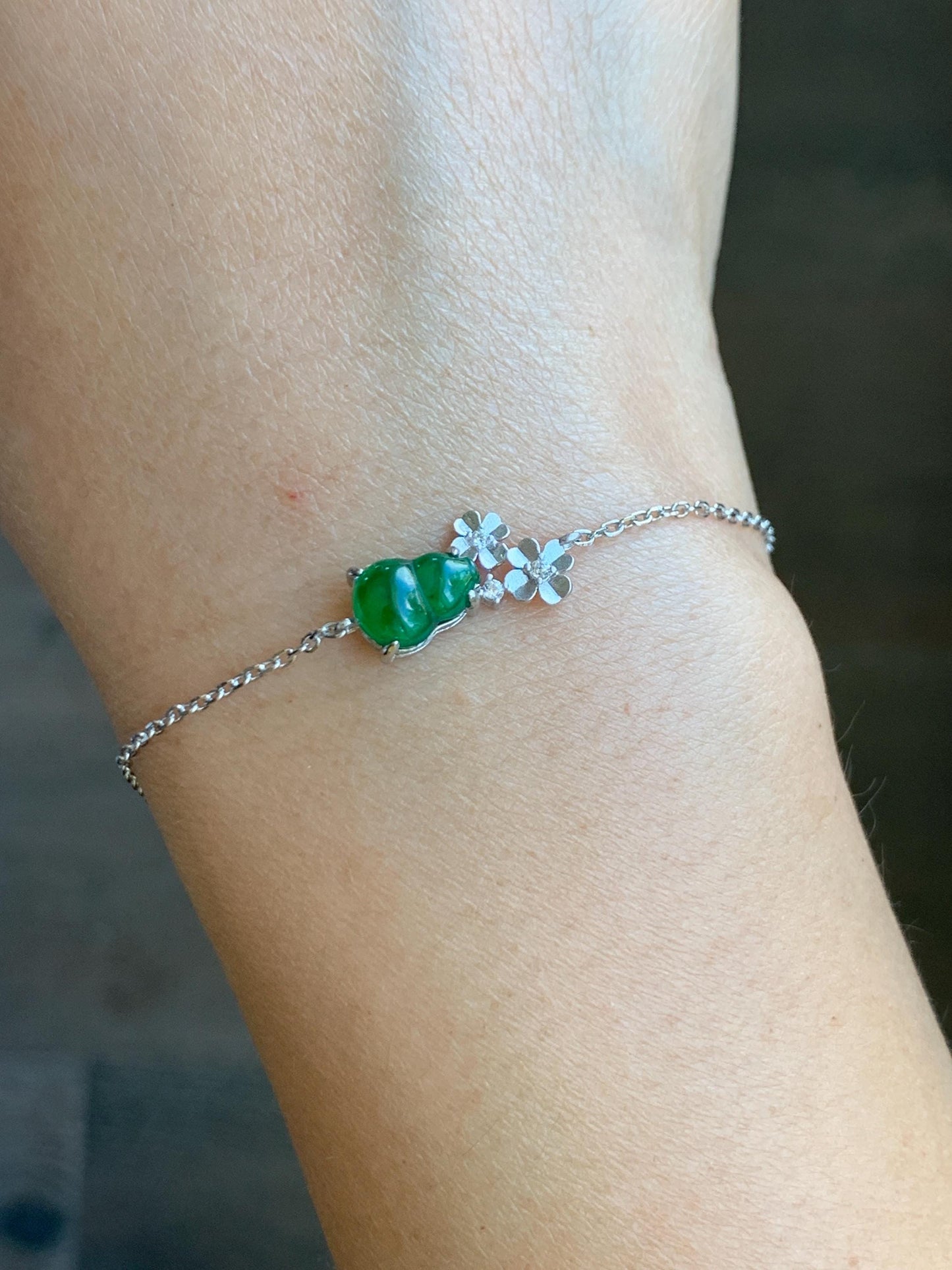 Natural Grade A Guatemalan Icy Translucent Vibrant Green Gourd Hulu Jadeite Flower Chain Bracelet Sterling Silver 6.5" 天然冰危绿翡翠葫芦梅花银手链 HGG160