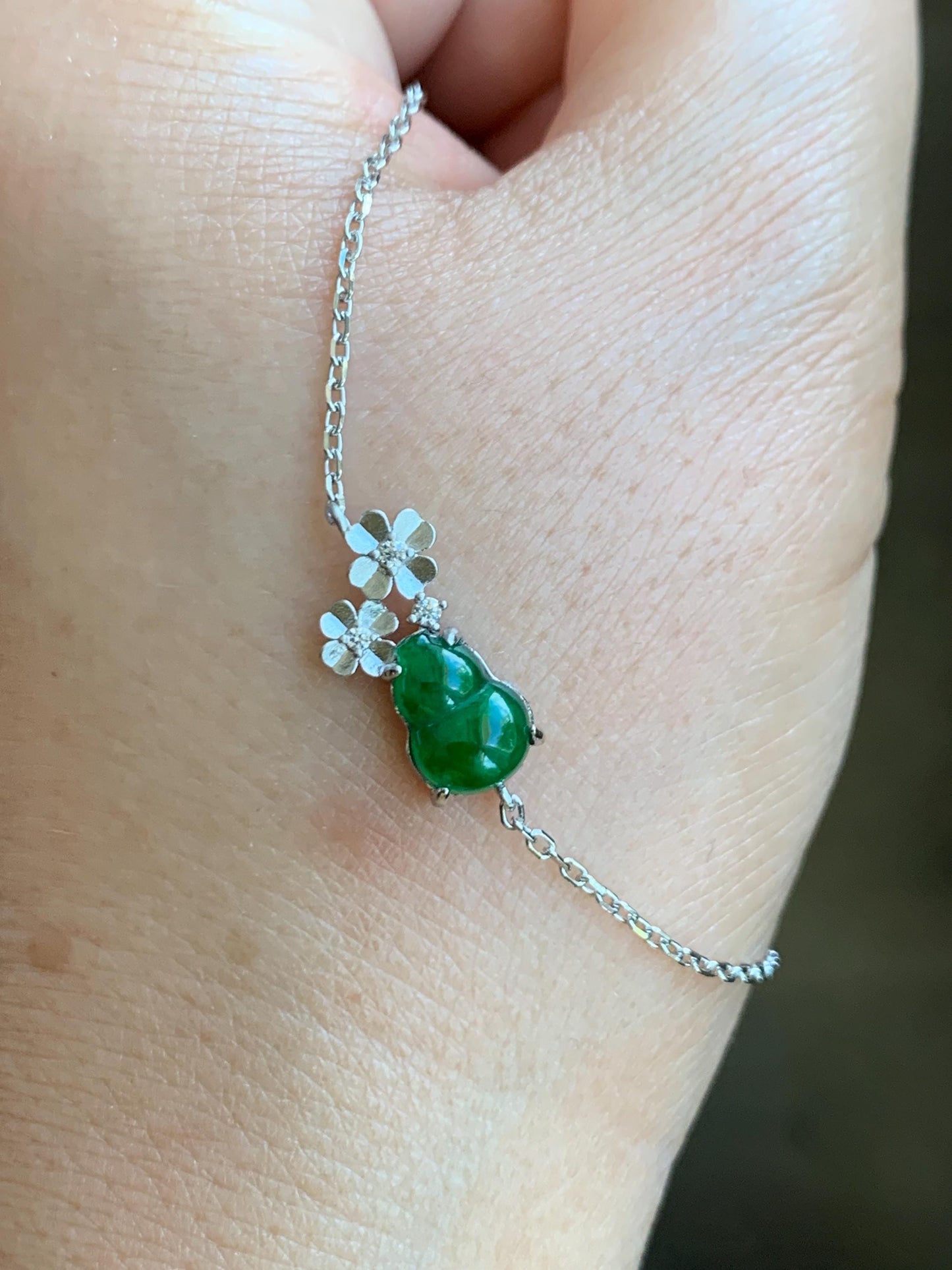 Natural Grade A Guatemalan Icy Translucent Vibrant Green Gourd Hulu Jadeite Flower Chain Bracelet Sterling Silver 6.5" 天然冰危绿翡翠葫芦梅花银手链 HGG160