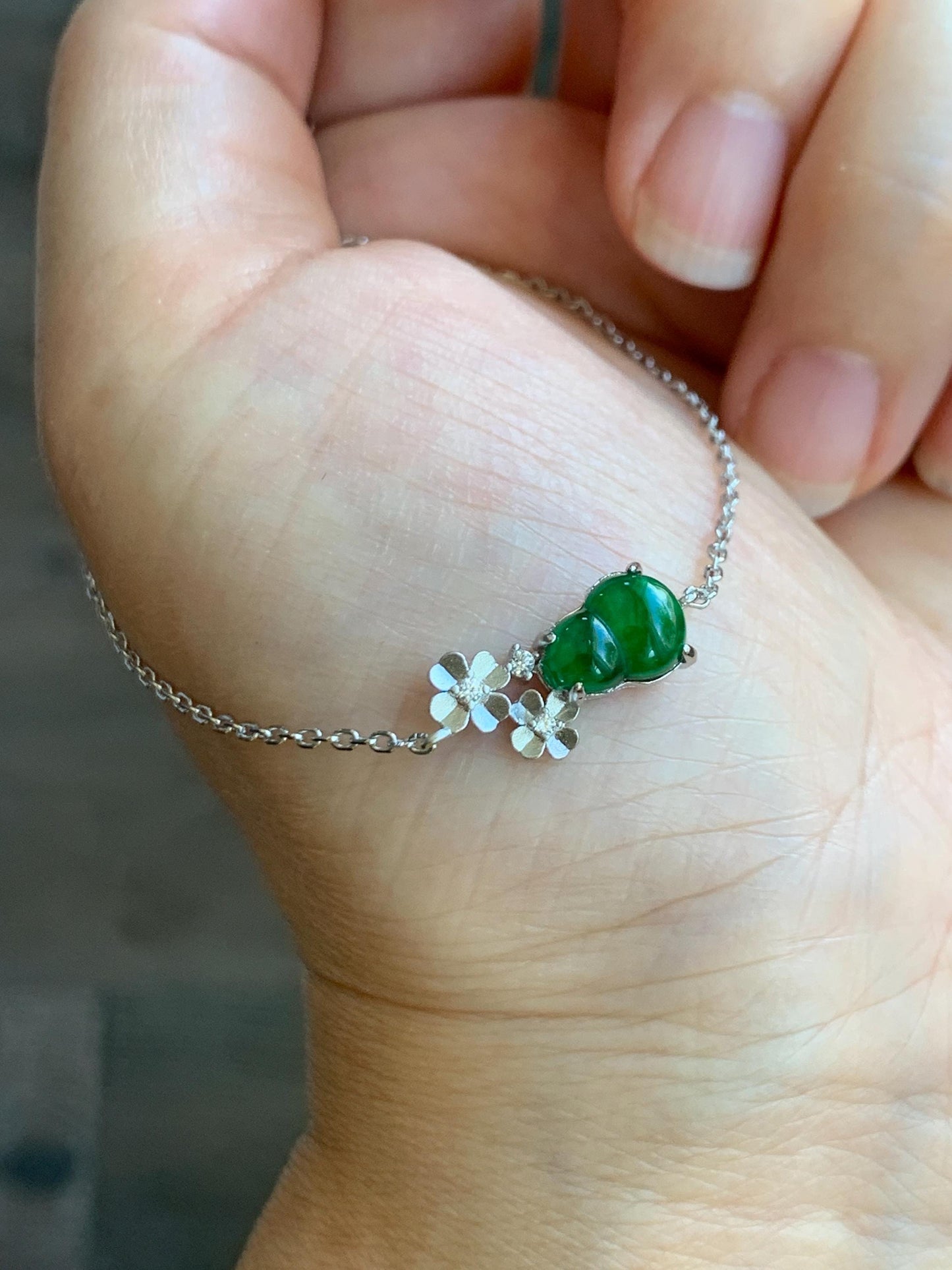 Natural Grade A Guatemalan Icy Translucent Vibrant Green Gourd Hulu Jadeite Flower Chain Bracelet Sterling Silver 6.5" 天然冰危绿翡翠葫芦梅花银手链 HGG160