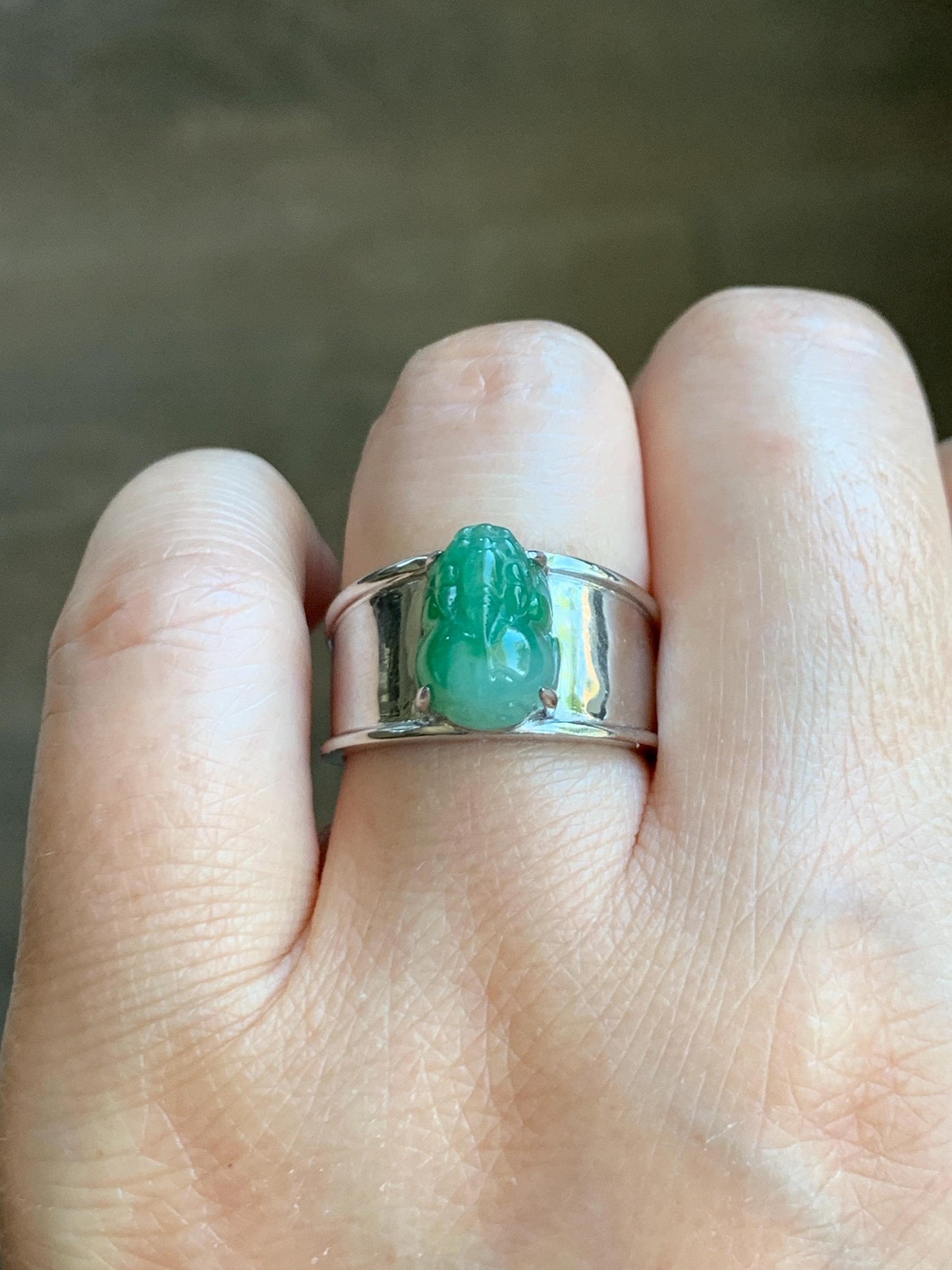 Certified Natural Grade A Icy Translucent Green Marbled Jadeite Pixiu Wide Band Ring Sterling Silver size 7.5 US 7.7g 天然冰胶飘绿花翡翠貔貅银镶宽版戒指 9448