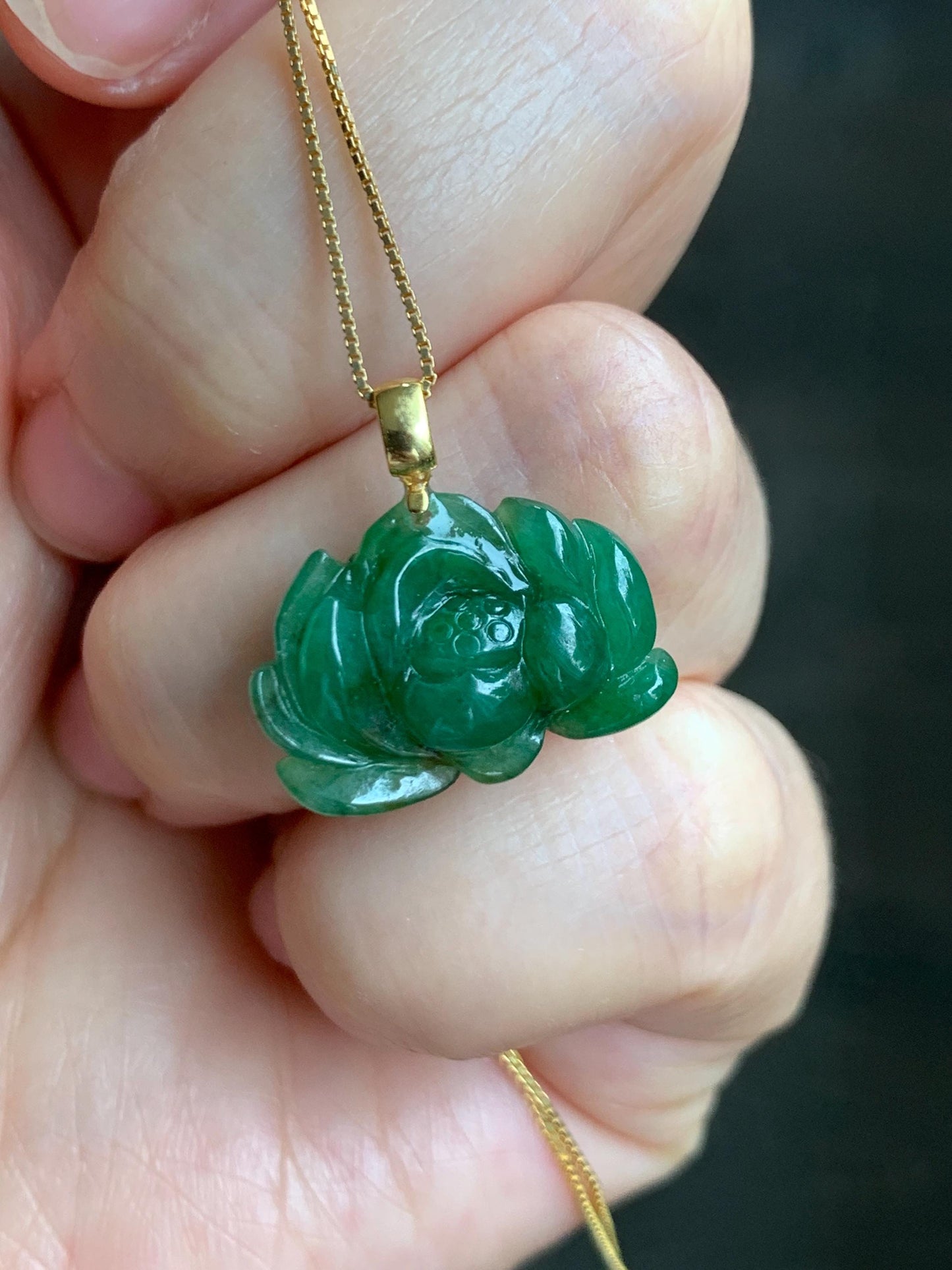 Natural Grade A Icy Translucent Gelatinous Intense Green Jade Jadeite Lotus Flower Pendant 18K Yellow Gold 2g 天然冰胶浓绿翡翠荷花镶嵌吊坠 MNL260