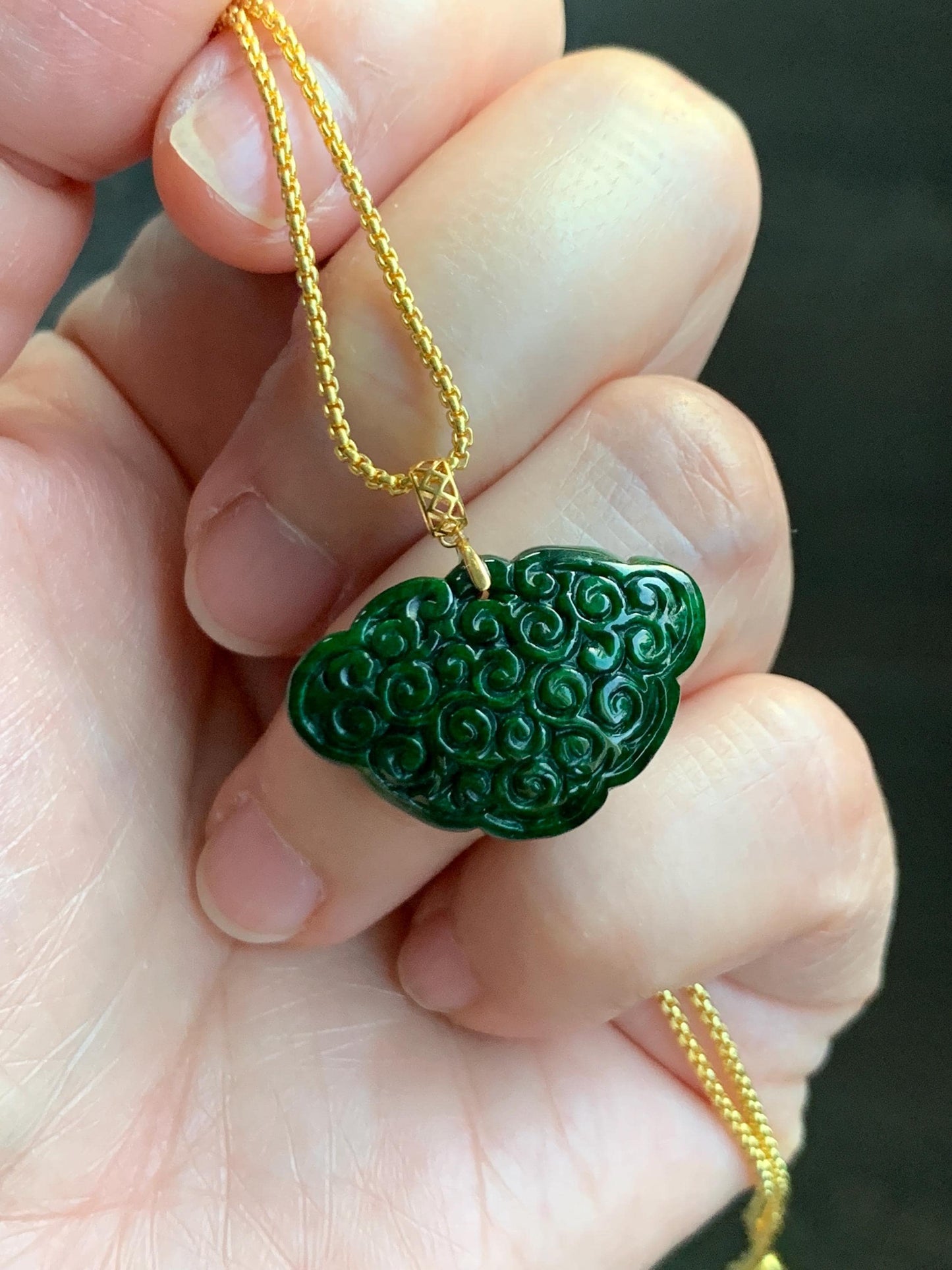Natural Grade A Intense Green Jade Jadeite Engraved Ruyi Lock Pendant 18K Yellow Gold 5g 天然满绿花青翡翠仿古雕如意锁吊坠 HQR480