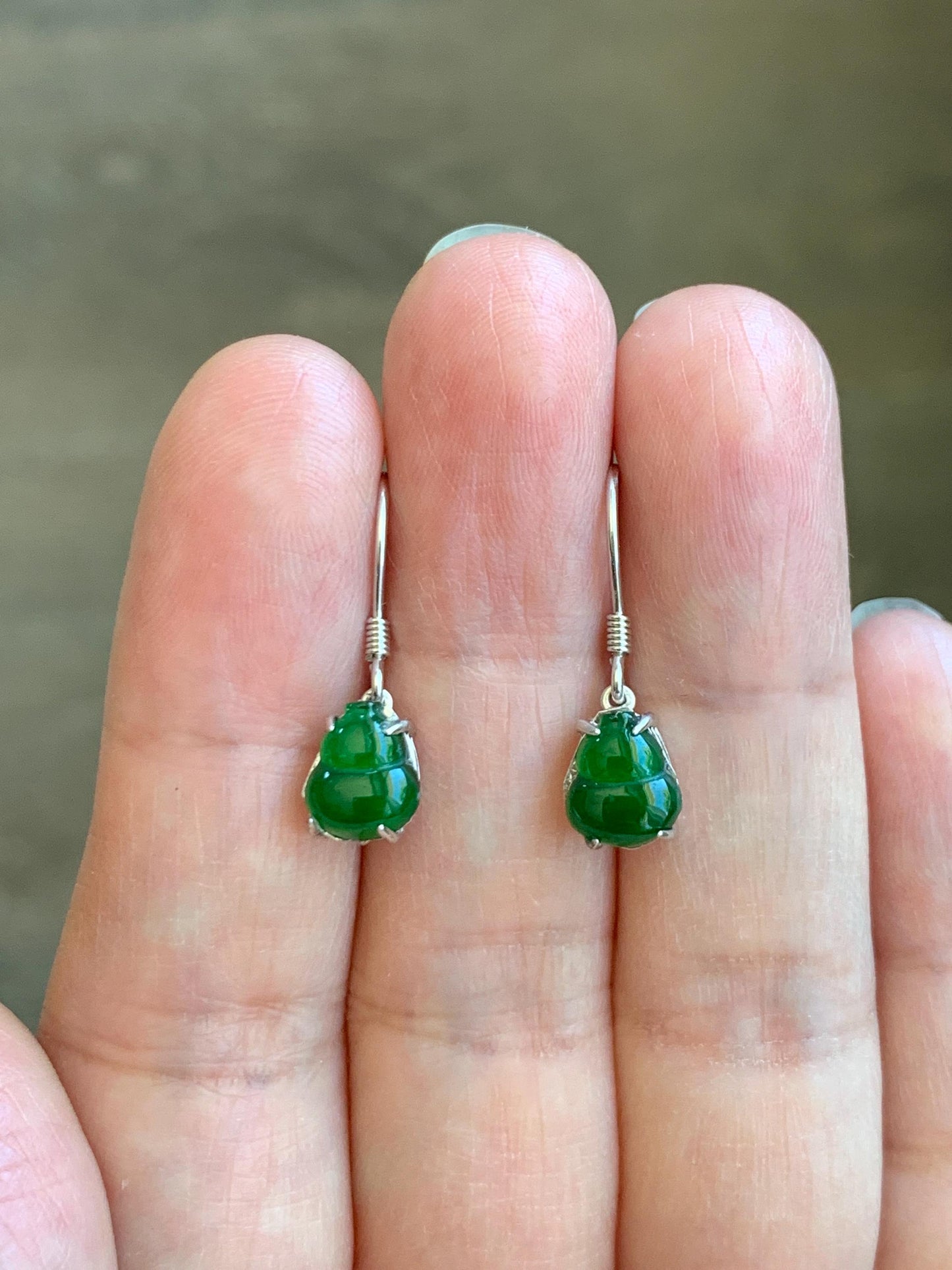 Natural Grade A Guatemalan Icy Translucent Vibrant Green Jade Jadeite Petite Hulu Gourd Dangle Earrings Sterling Silver 天然冰危绿翡翠葫芦银耳钉 WLG120