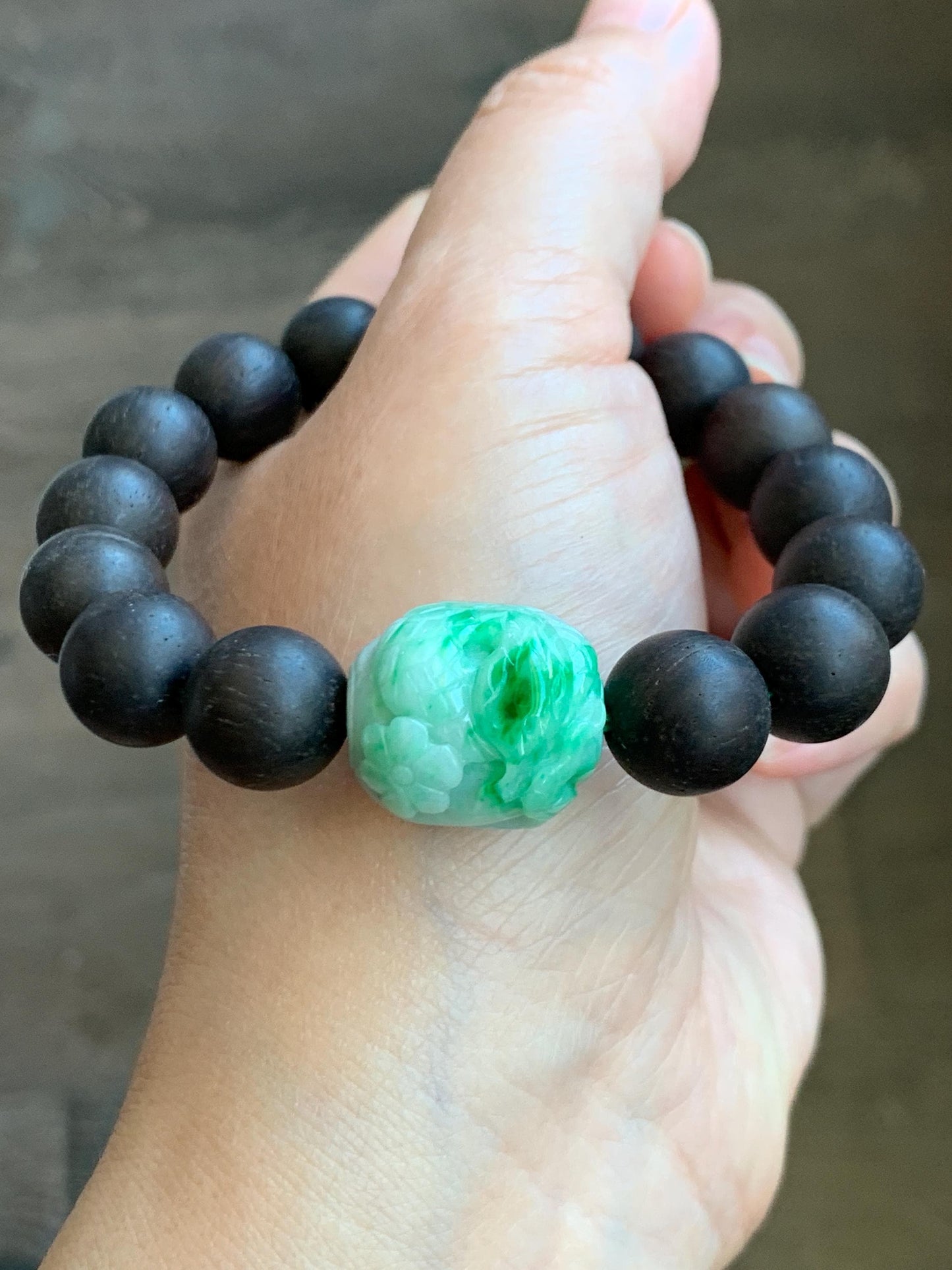 Natural Grade A Icy Green Wuji Marbled Jadeite Carved Snake Cherry Blossom Barrel Bead Beaded Bracelet 7.5" 29g 天然啦绿乌鸡翡翠蛇梅花桶珠木珠手串 LWS129