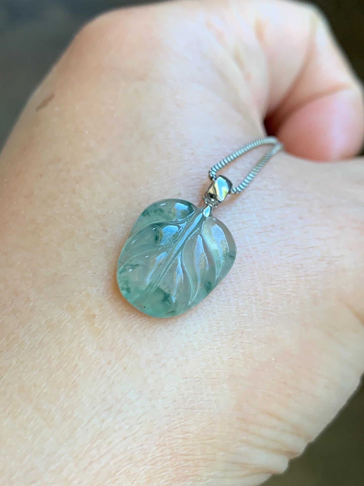 Natural Grade A Icy Highly Translucent Light Green Marbled Jade Jadeite Carved Leaf Petite Pendant 18K White Gold 天然冰起光飘花翡翠叶子镶嵌小吊坠 XPY154A
