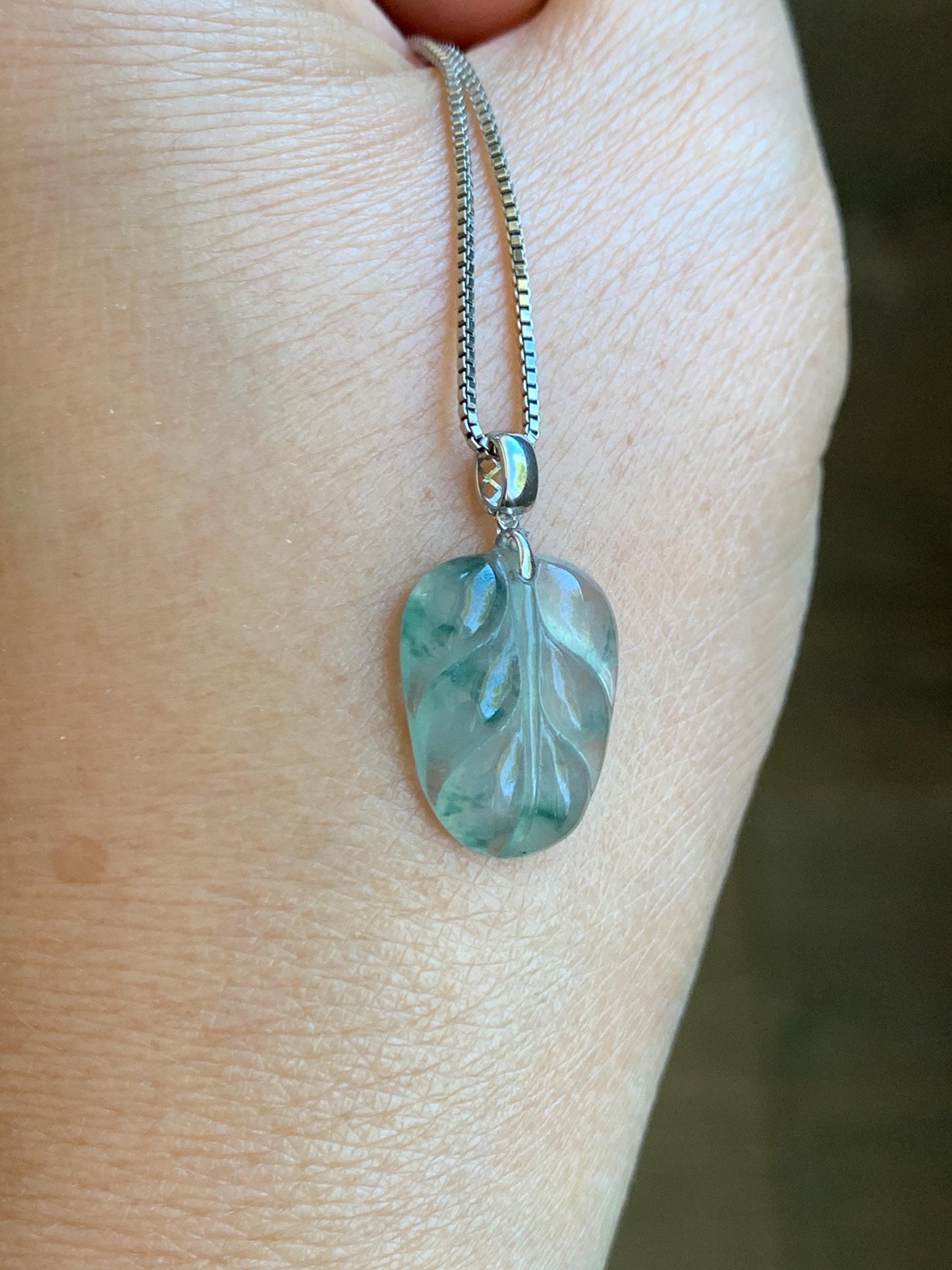 Natural Grade A Icy Highly Translucent Light Green Marbled Jade Jadeite Carved Leaf Petite Pendant 18K White Gold 天然冰起光飘花翡翠叶子镶嵌小吊坠 XPY154A